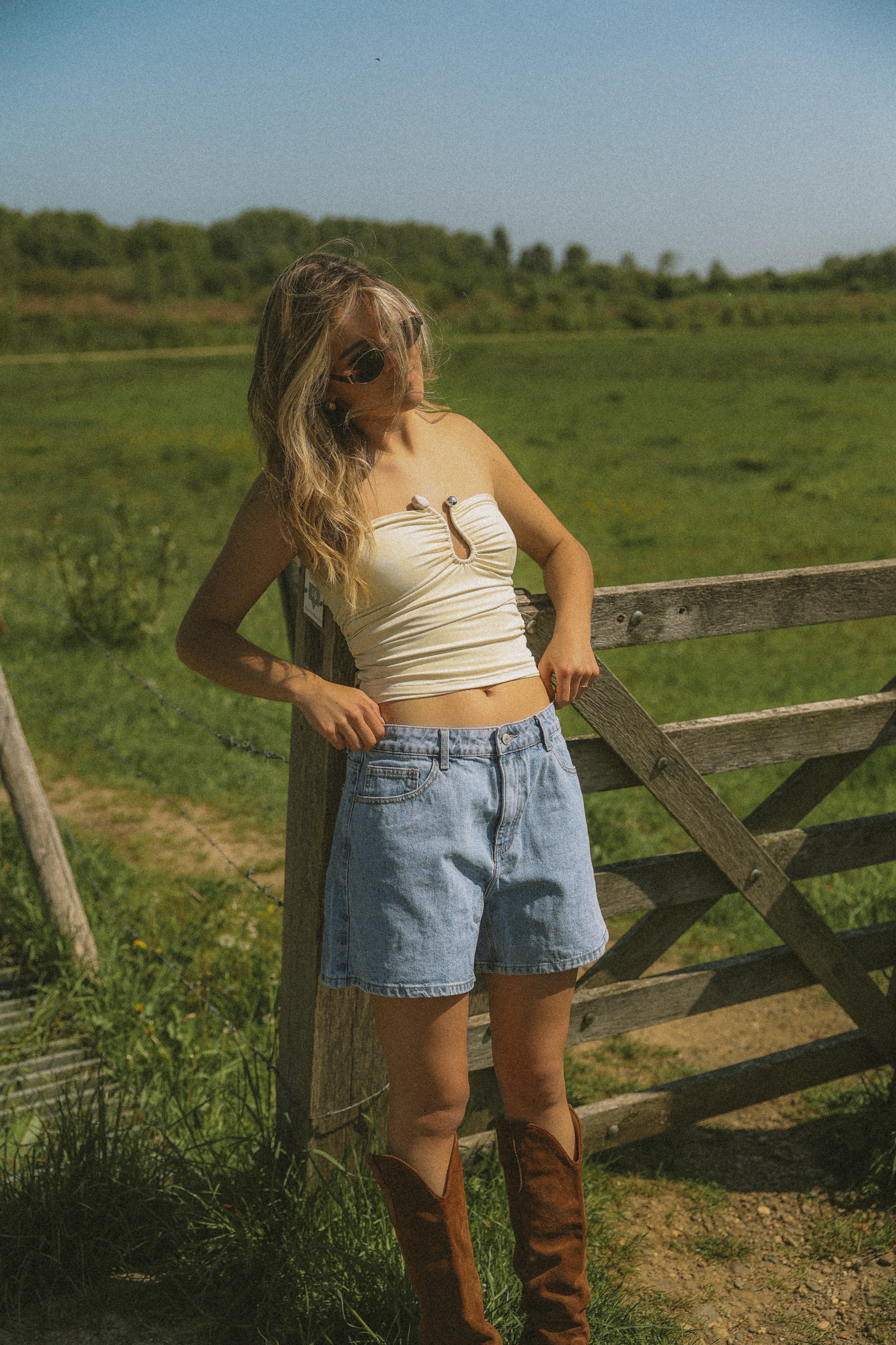 STRAPLESS ELISE TOP BUTTER YELLOW