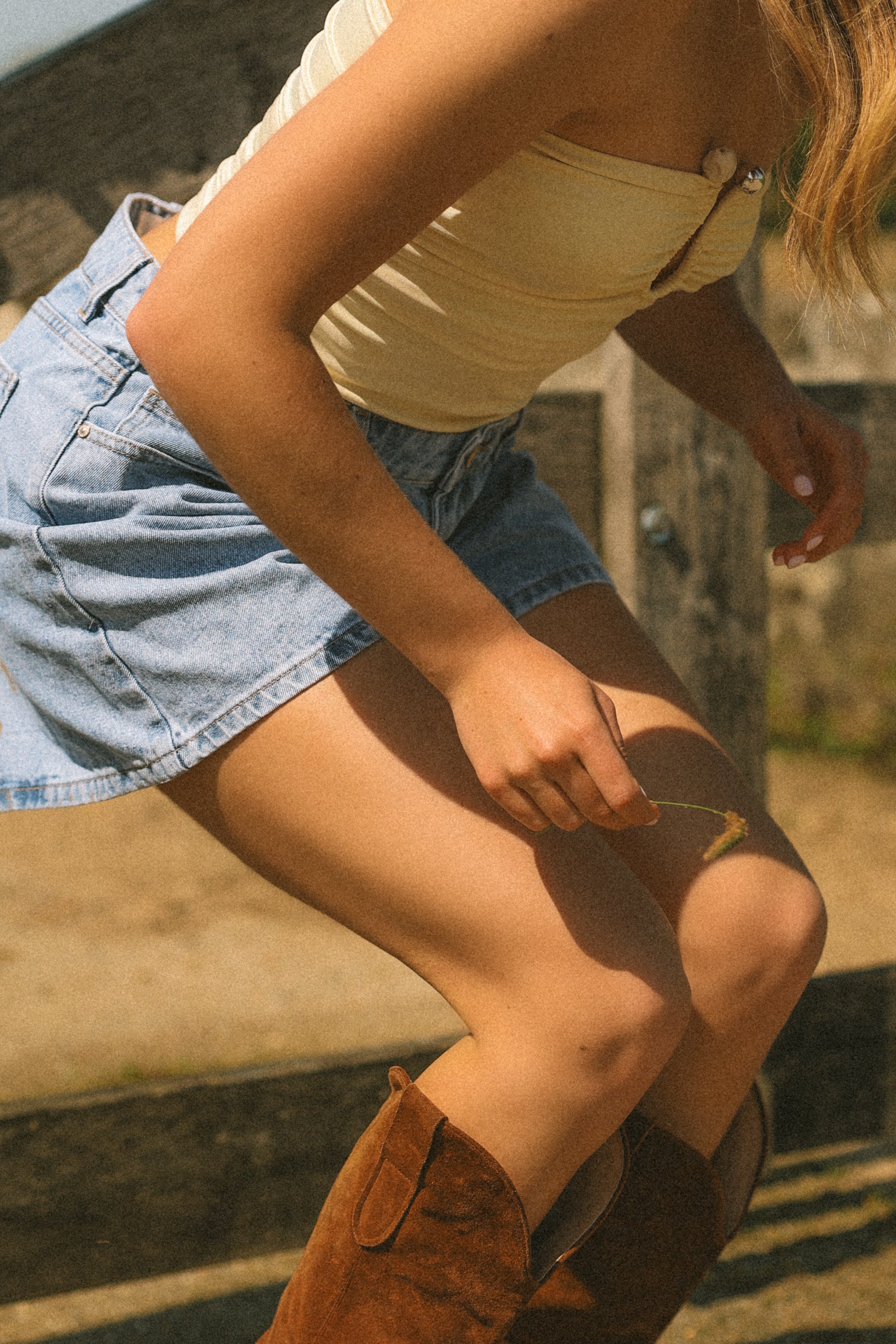 STRAPLESS ELISE TOP BUTTER YELLOW