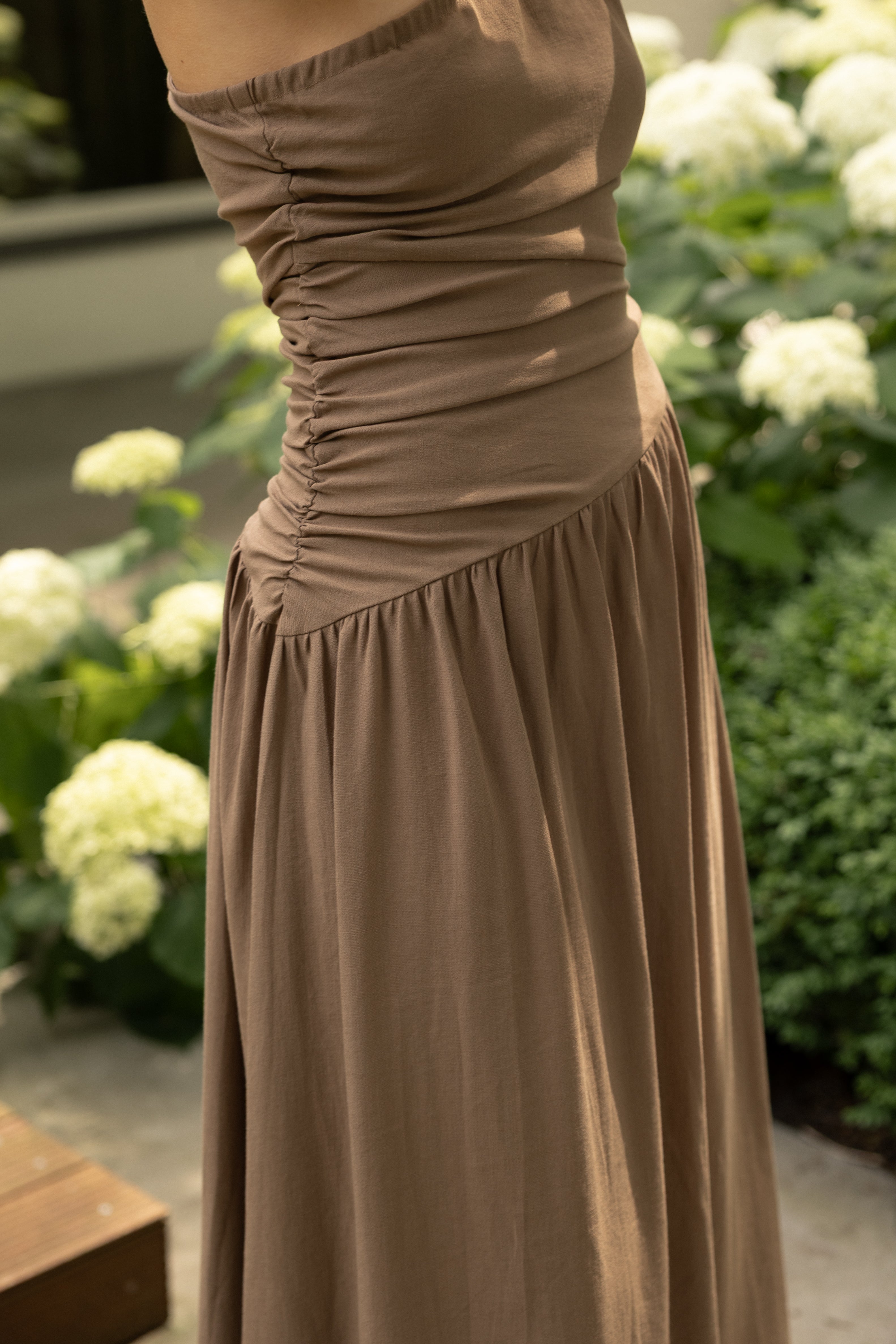 ONE-SHOULDER LINNEN DRESS TAUPE