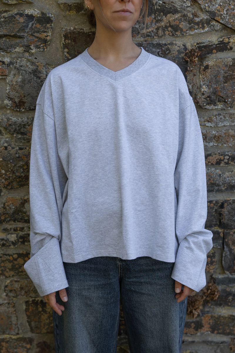 V-NECK LONGSLEEVE GREY