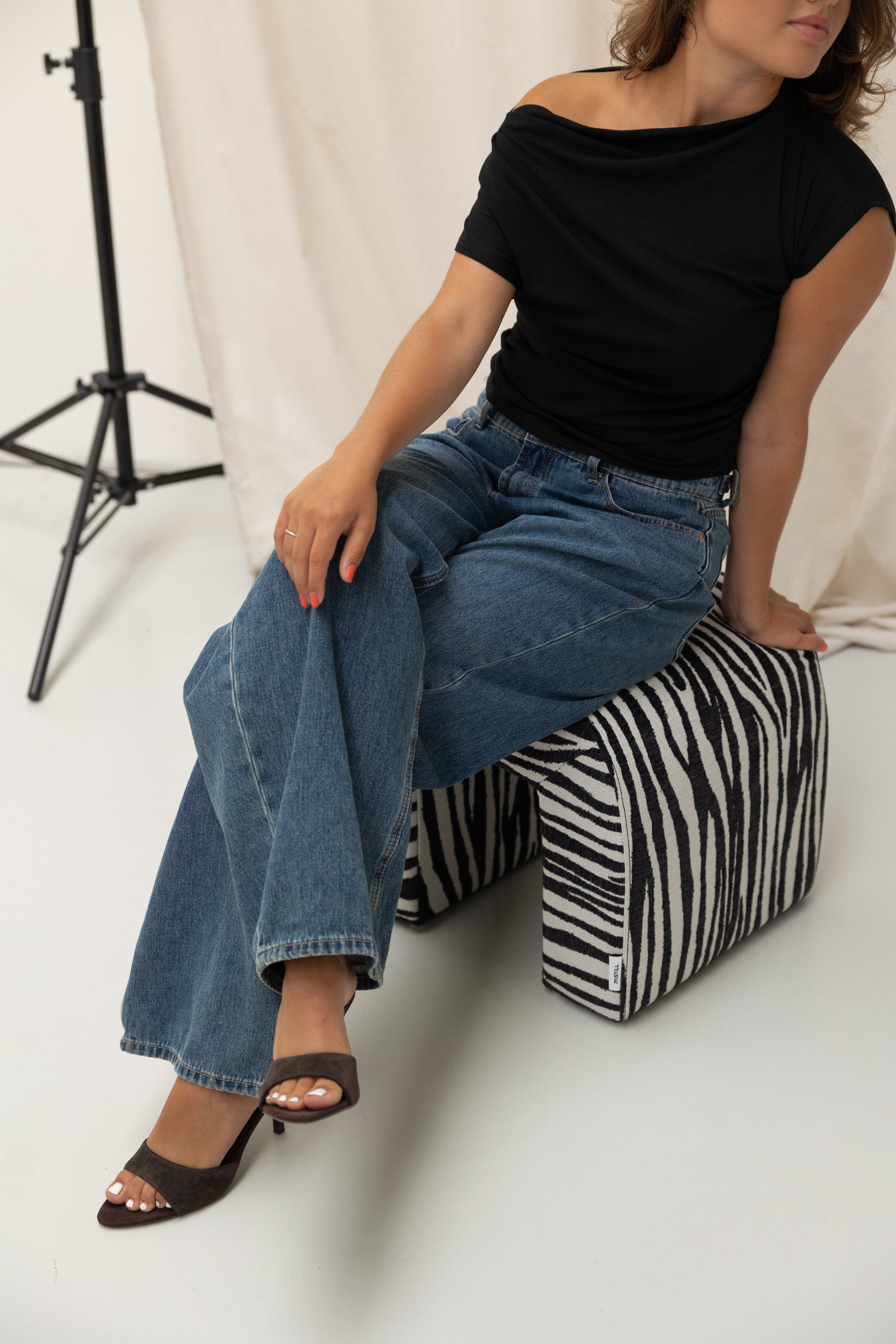 CORA TOP BLACK