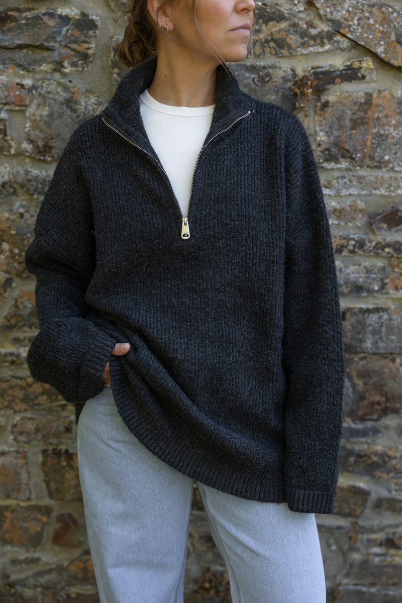 OVERSIZED ZIPPER ANTRACIET