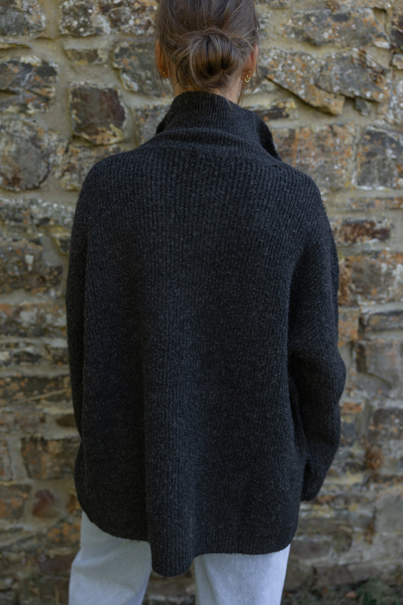 OVERSIZED ZIPPER ANTRACIET
