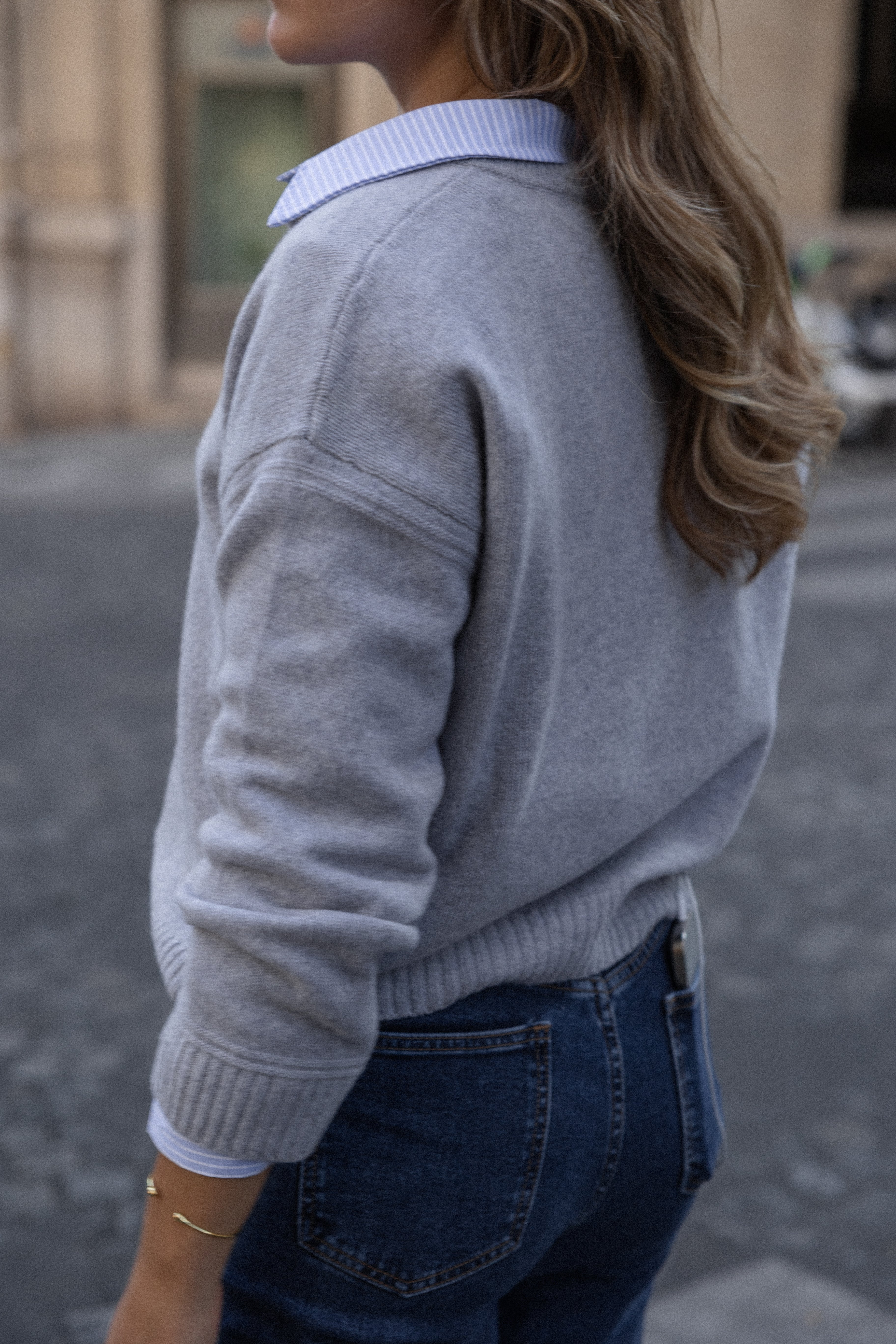 100% WOOL BUTTON KNIT GREY