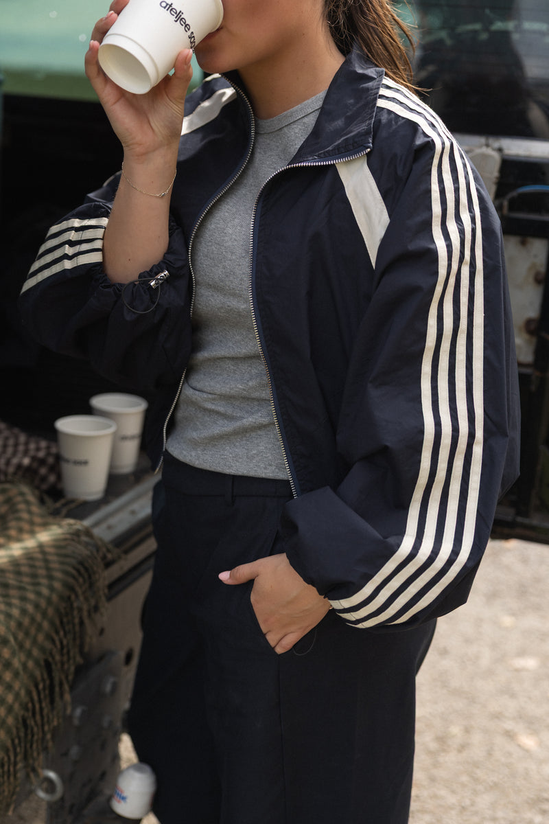 THE MOLLY BOMBER JACKET NAVY