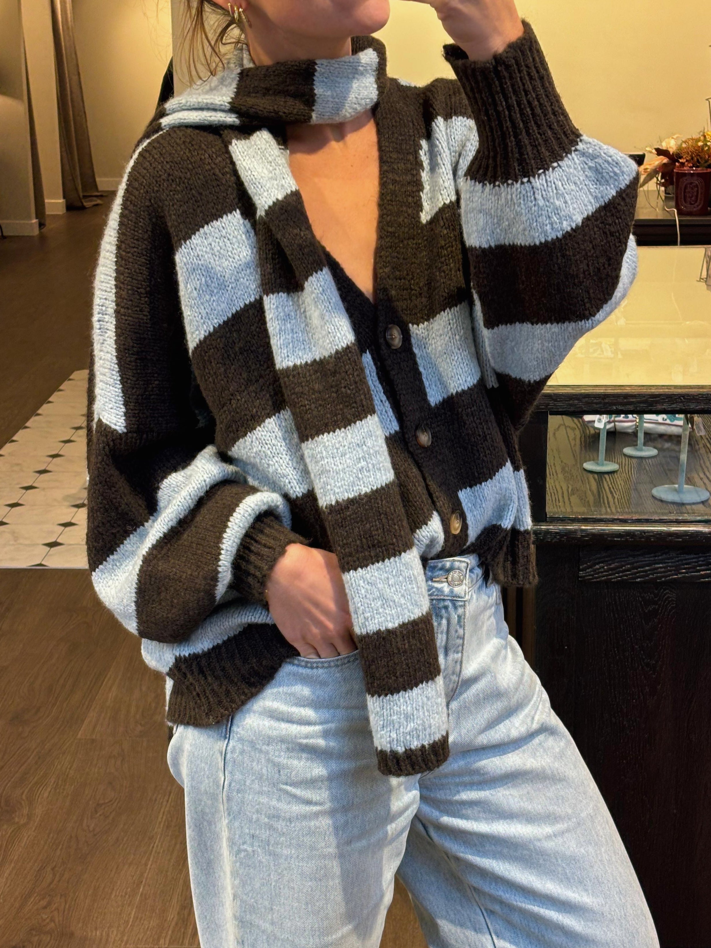 OVERSIZED STRIPED SCARLETT CARDIGAN BLUE/CHOCO (WITH SCARF)