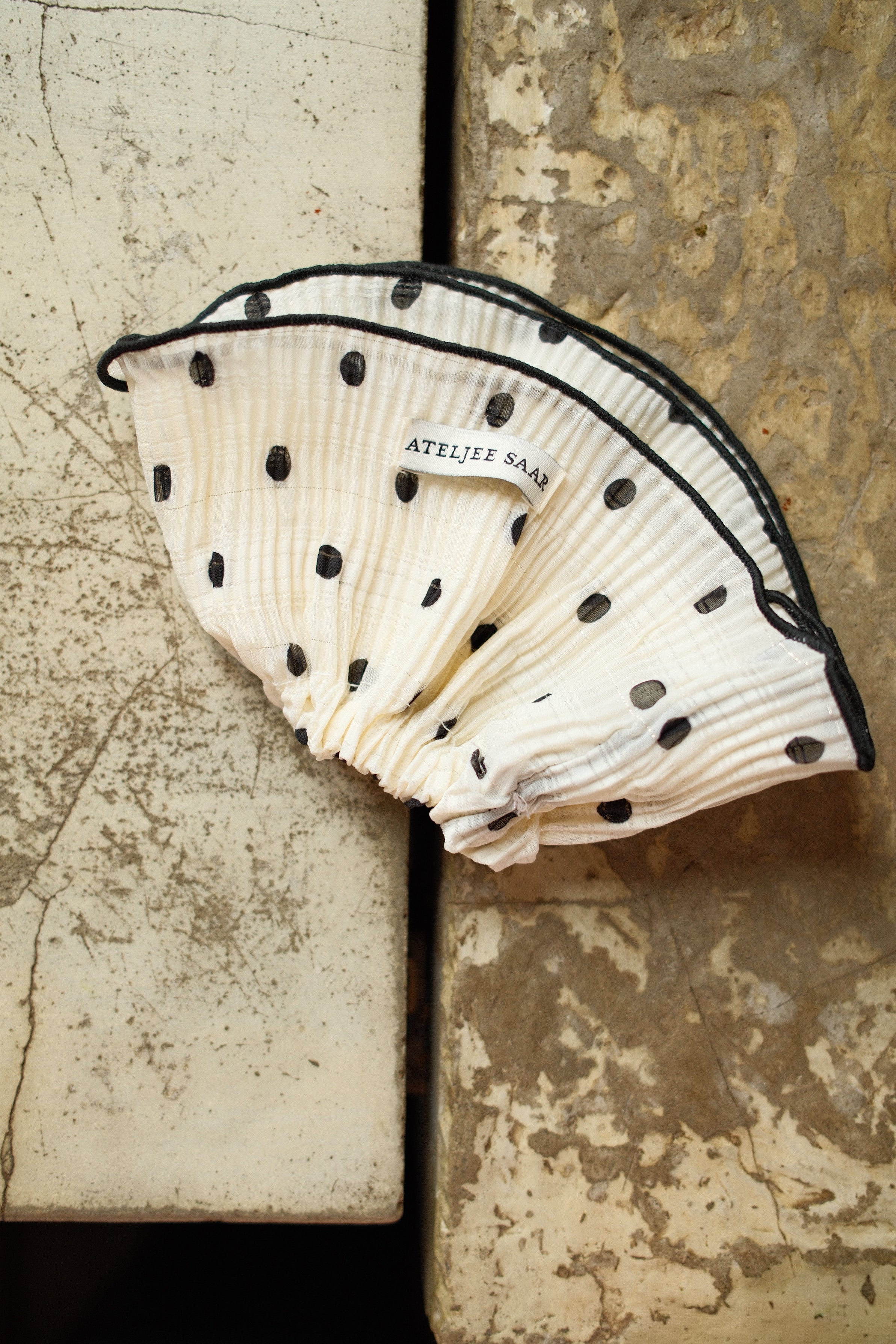 THE POLKADOT SCRUNCHIE