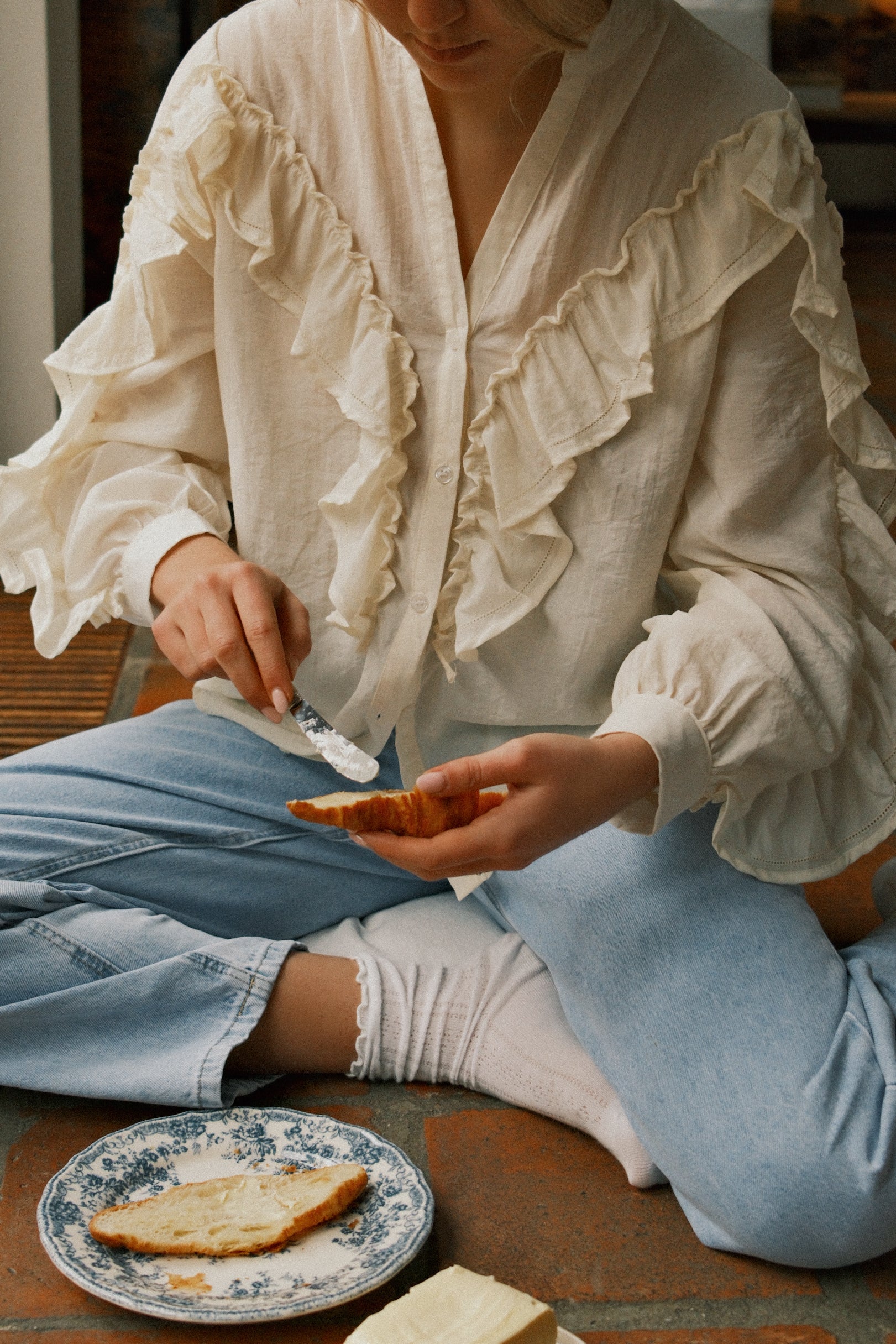 THE QUIET BLOOM TOP BEIGE
