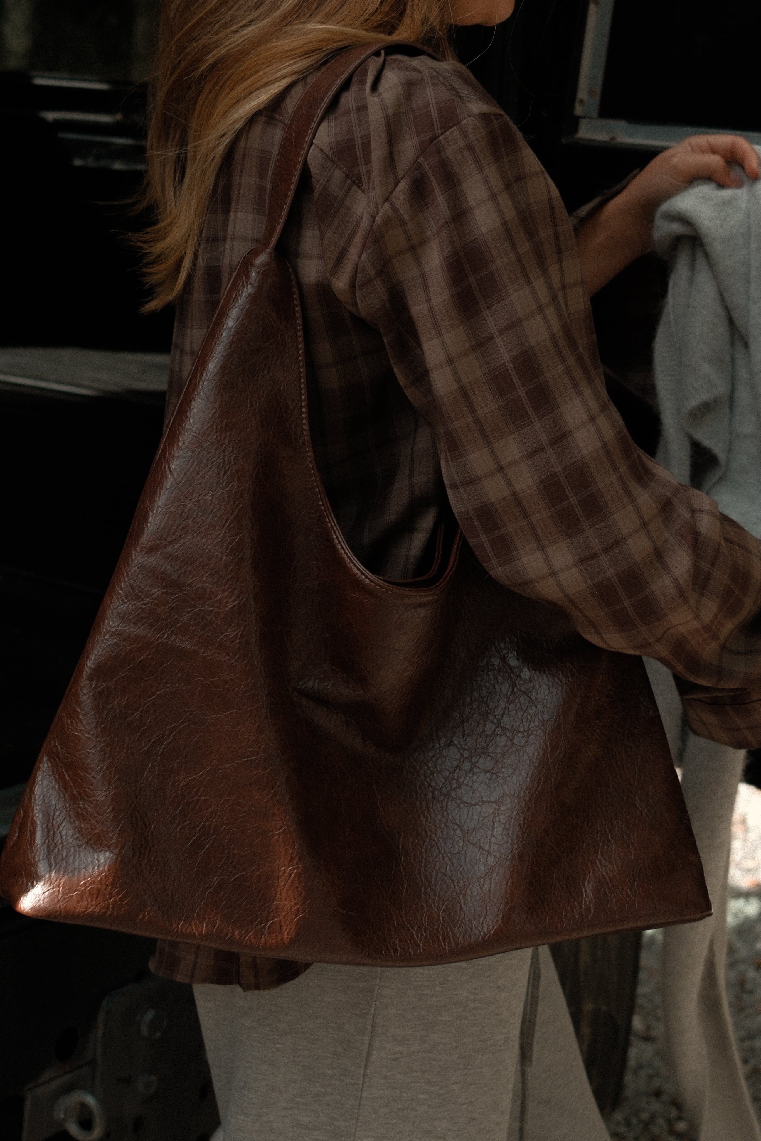THE VINTAGE SHOULDER BAG