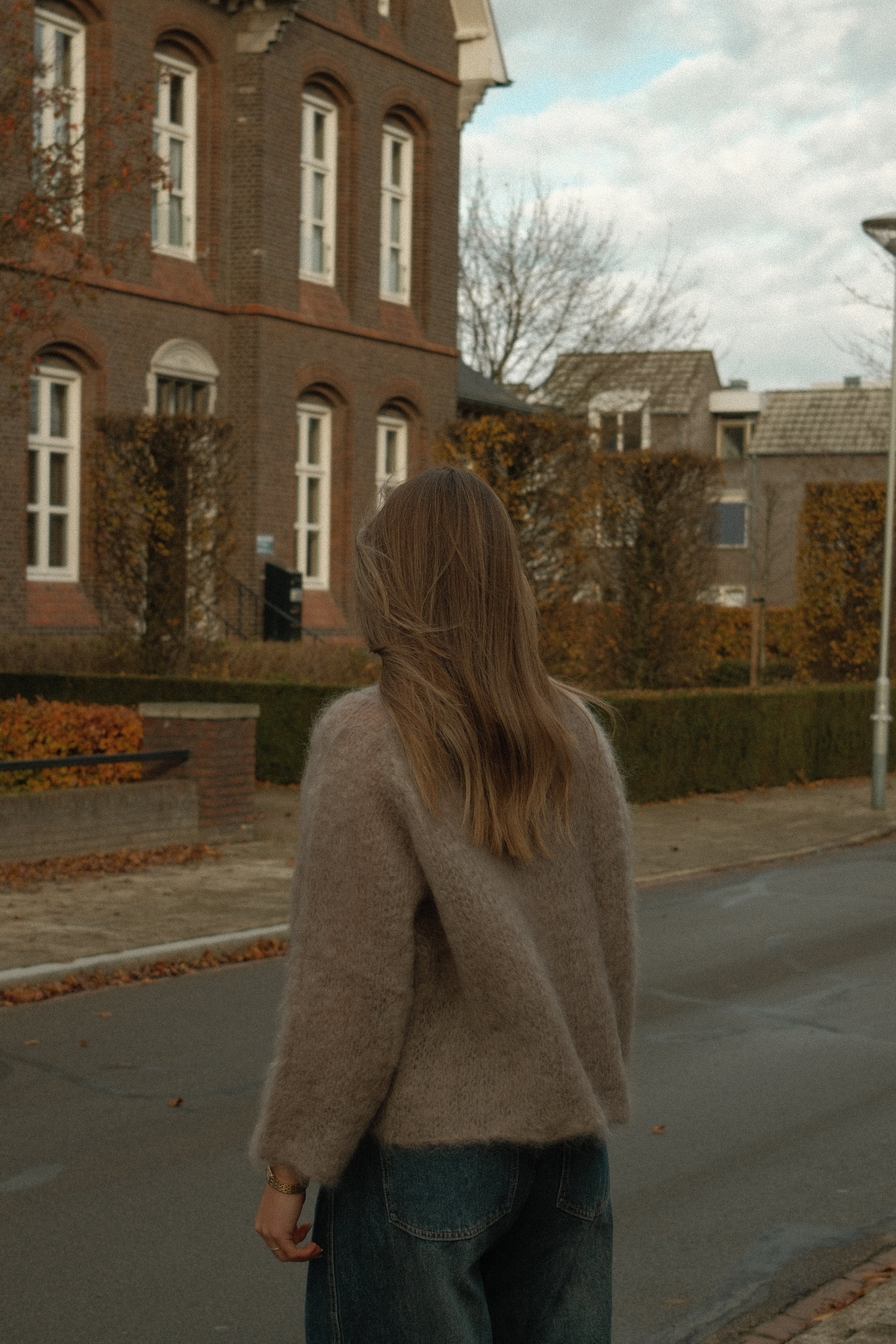 THE MOHAIR CLOUD KNIT TAUPE