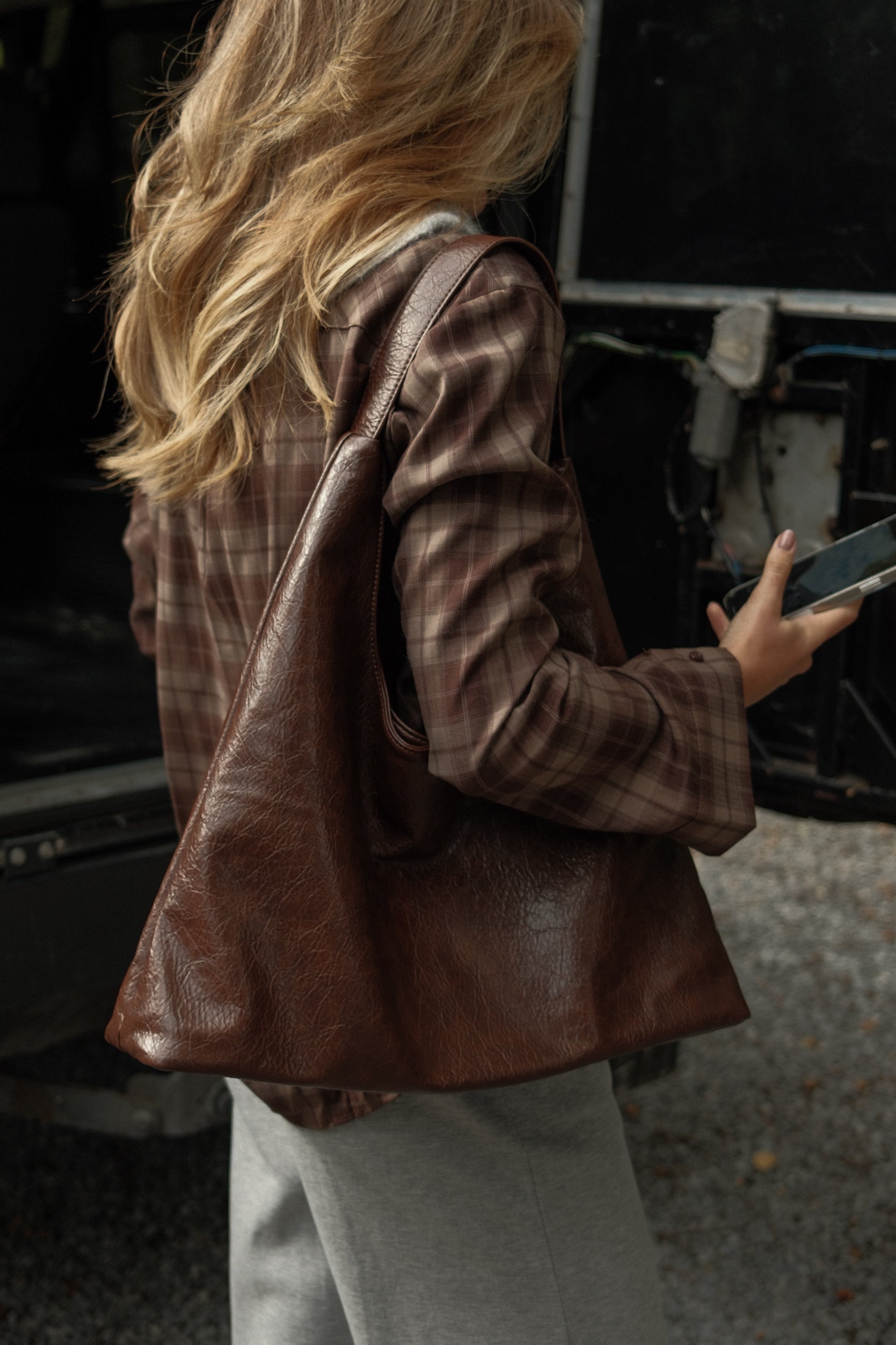 THE VINTAGE SHOULDER BAG