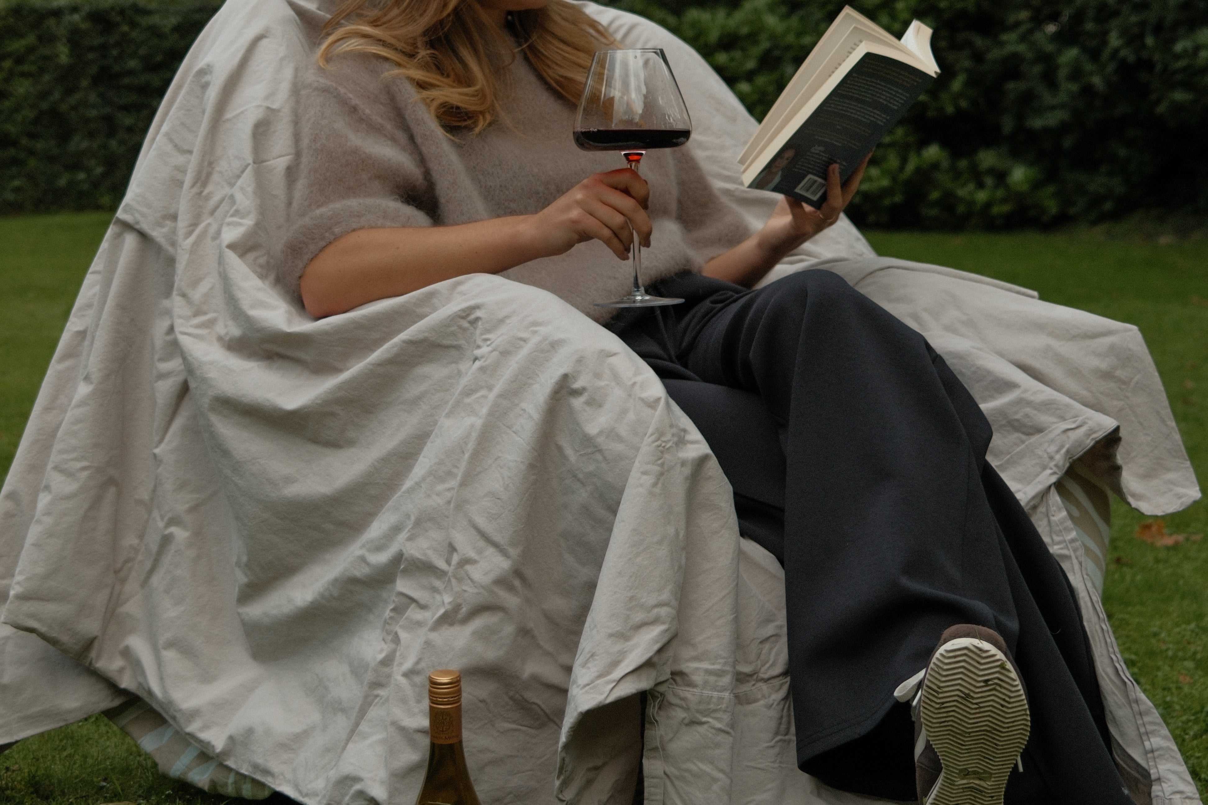 THE JOLIE MOHAIR KNIT TAUPE