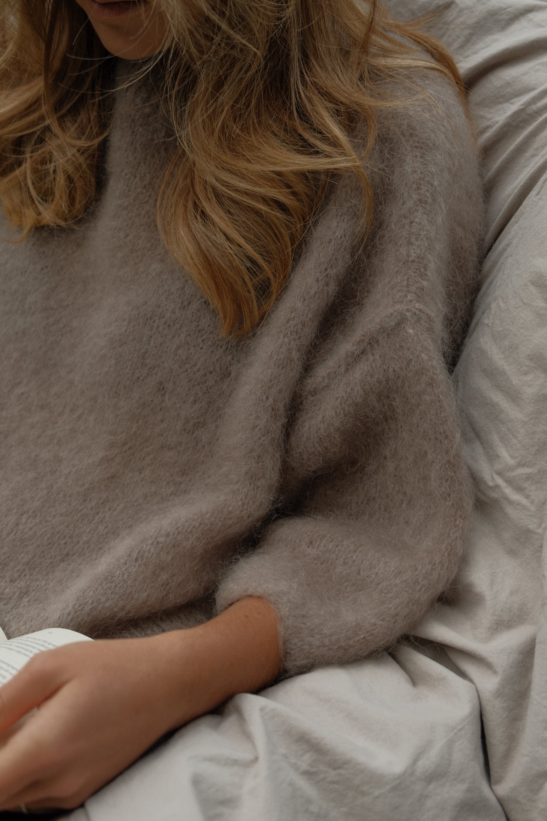 THE JOLIE MOHAIR KNIT TAUPE
