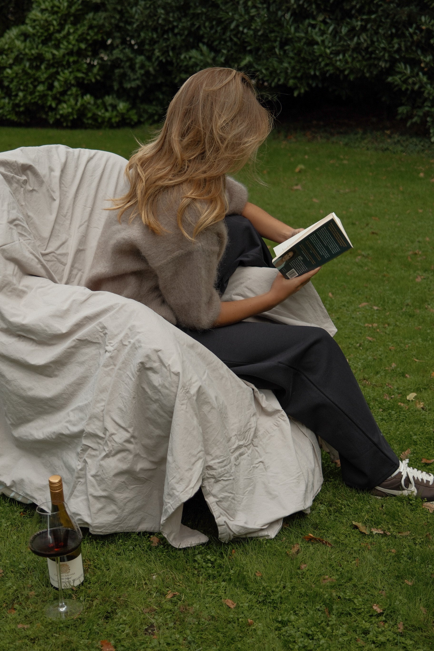 THE JOLIE MOHAIR KNIT TAUPE