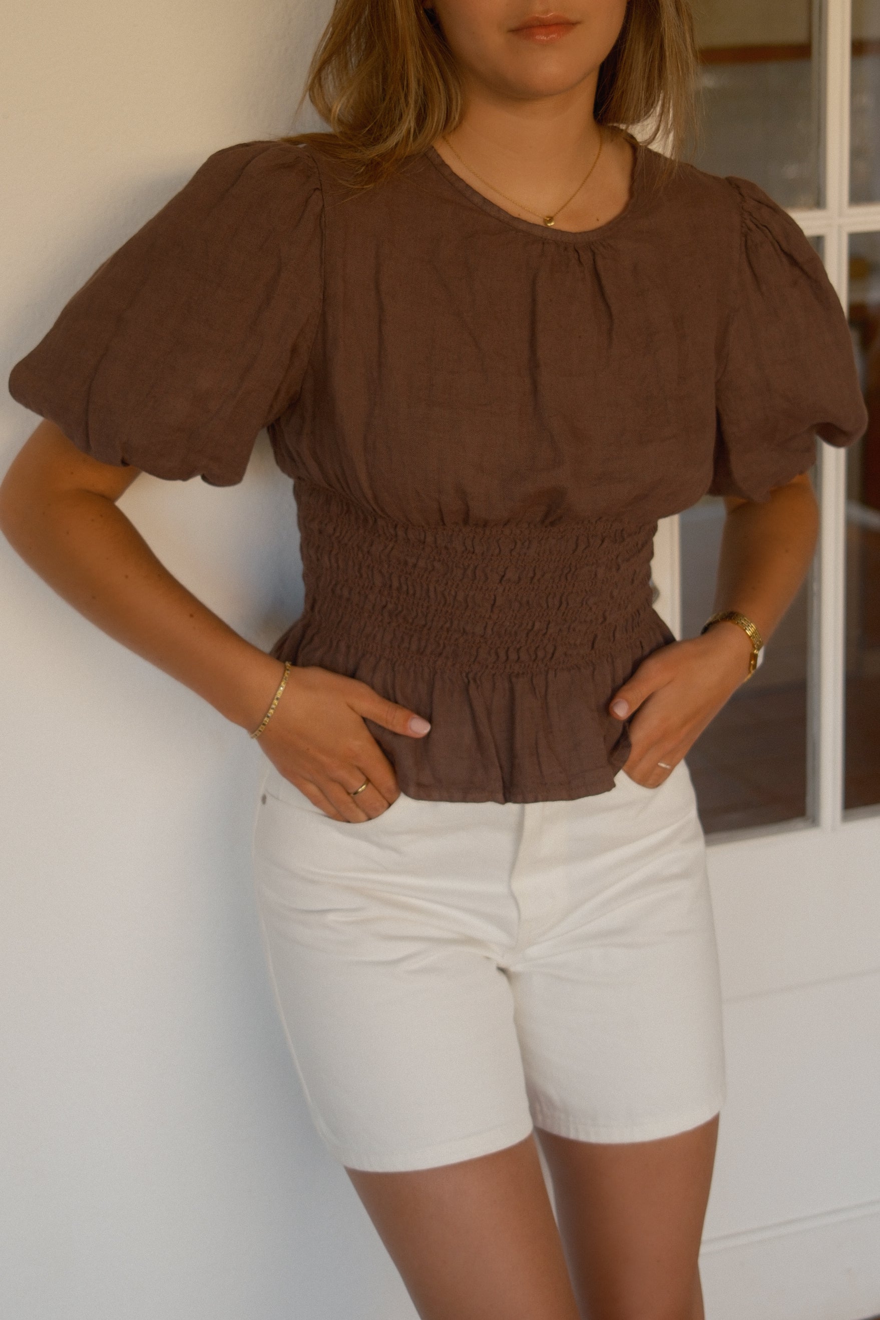 PRE-ORDER: 100% LINNEN TAILORED TOP MOKKA
