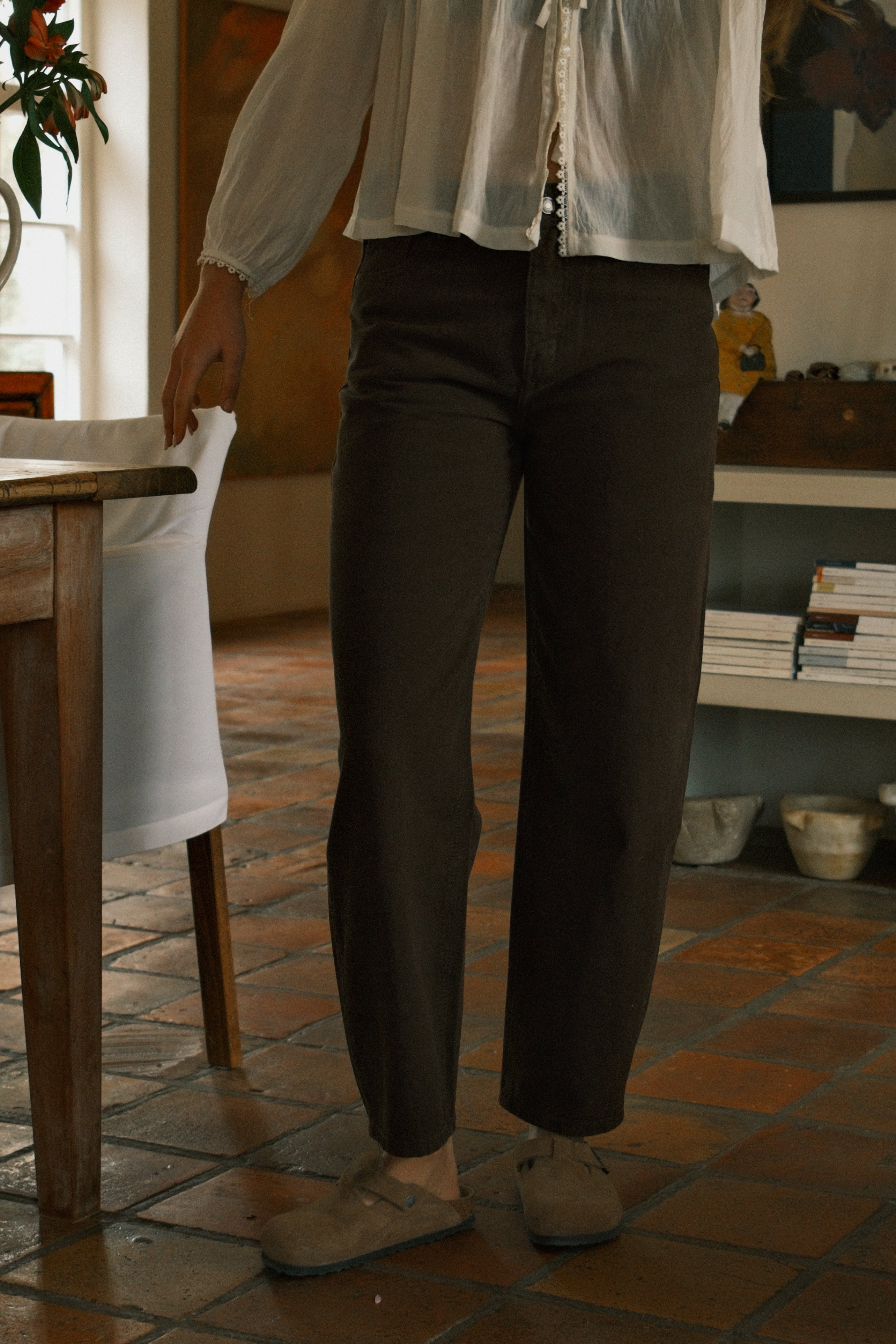 AMÉLIE MID WAIST BARREL JEANS CHOCO