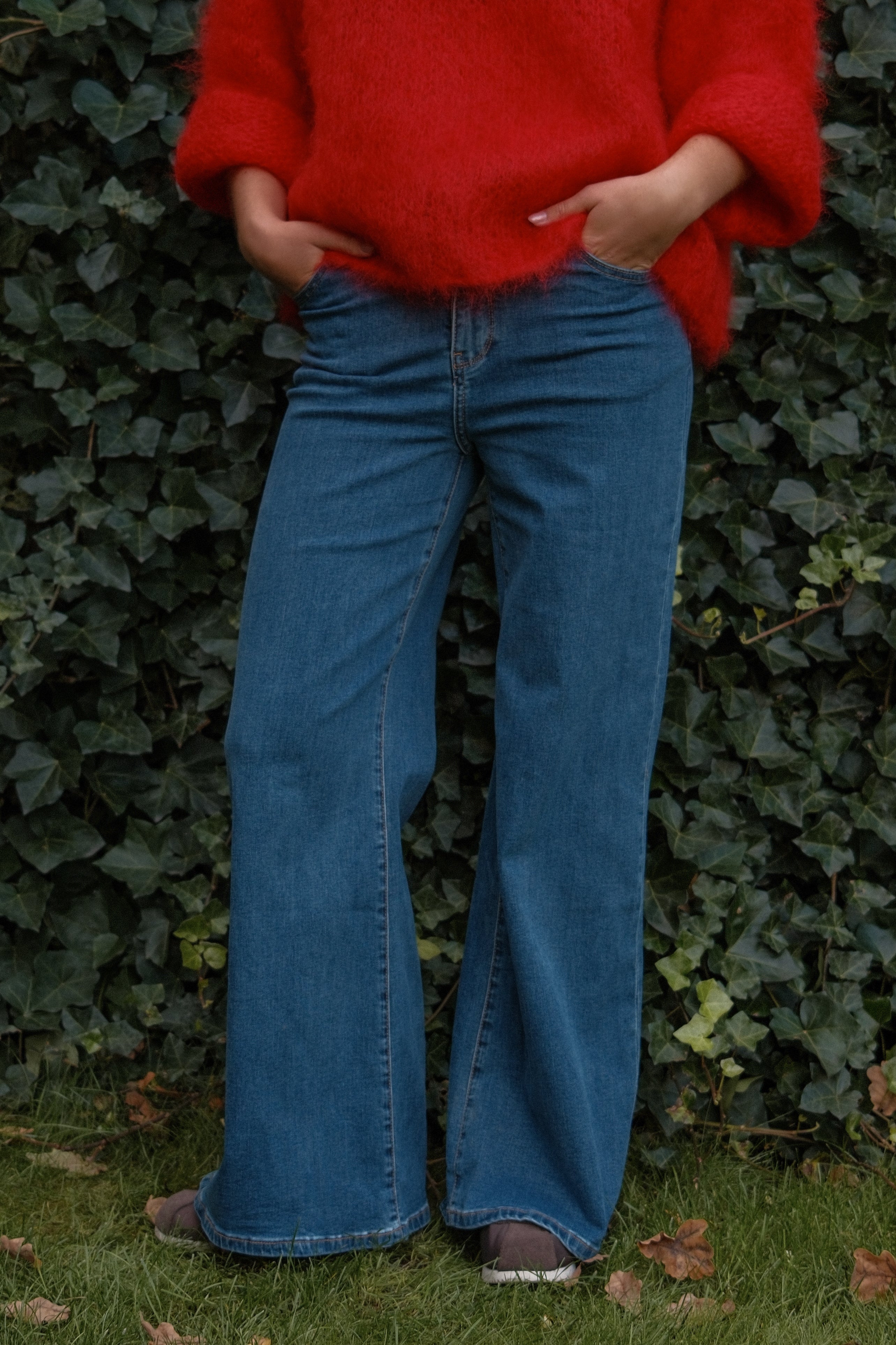 THE MODERN WIDE JEANS