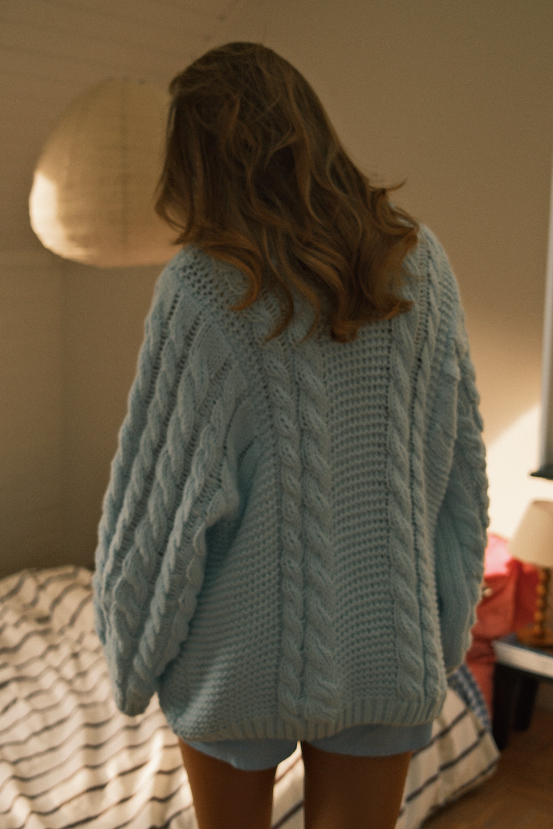 OVERSIZED CHUNKY CABLE KNIT BABY BLUE