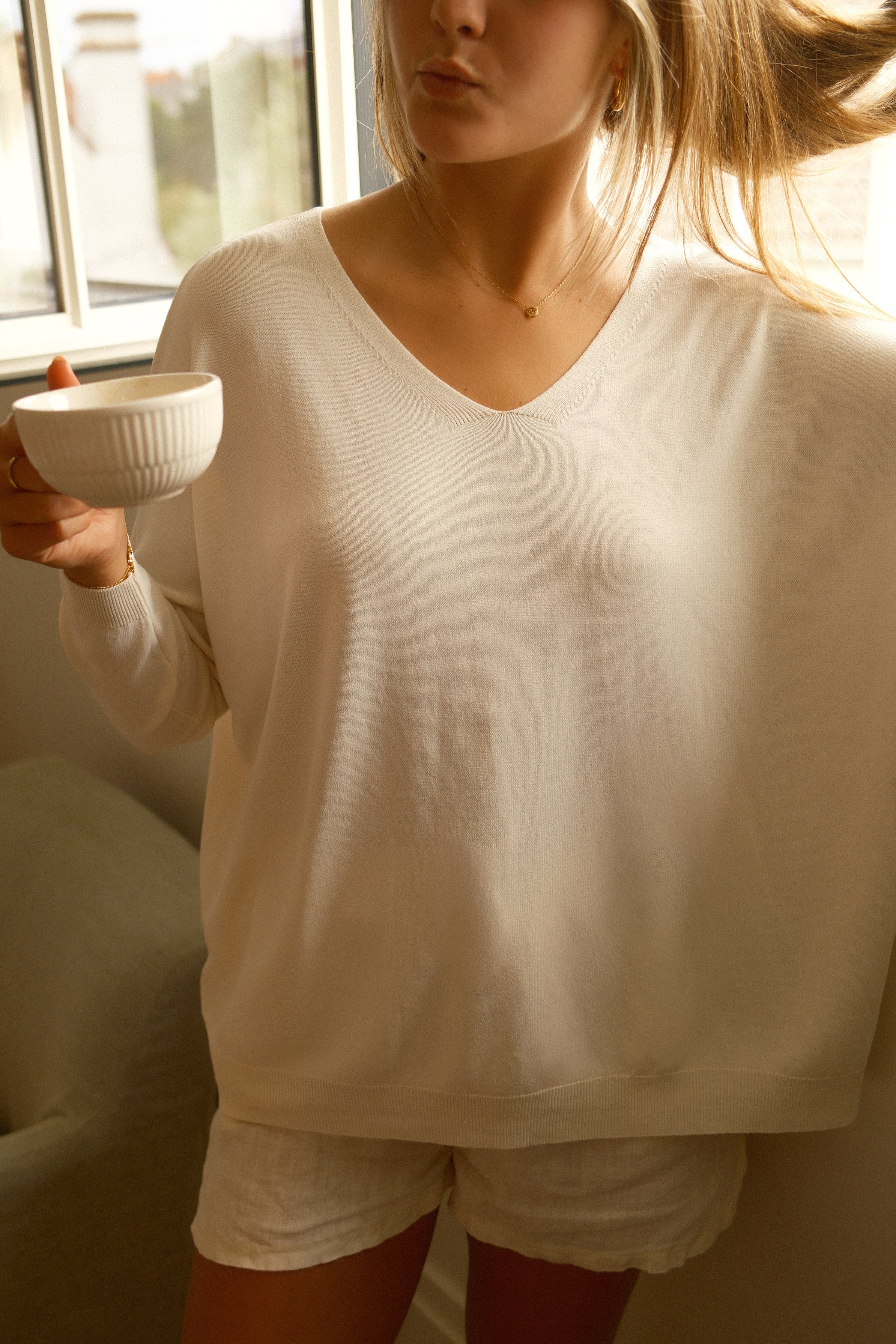 BASIC VNECK PULL ECRU