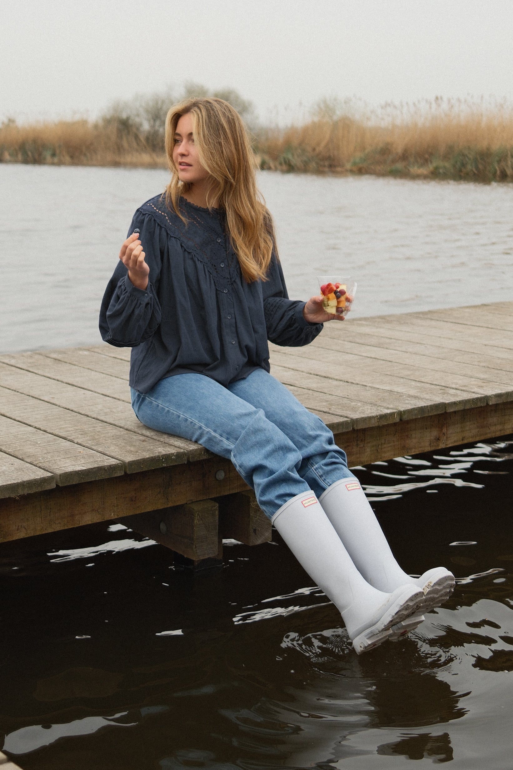 JOLINE BRODERIE BLOUSE NAVY