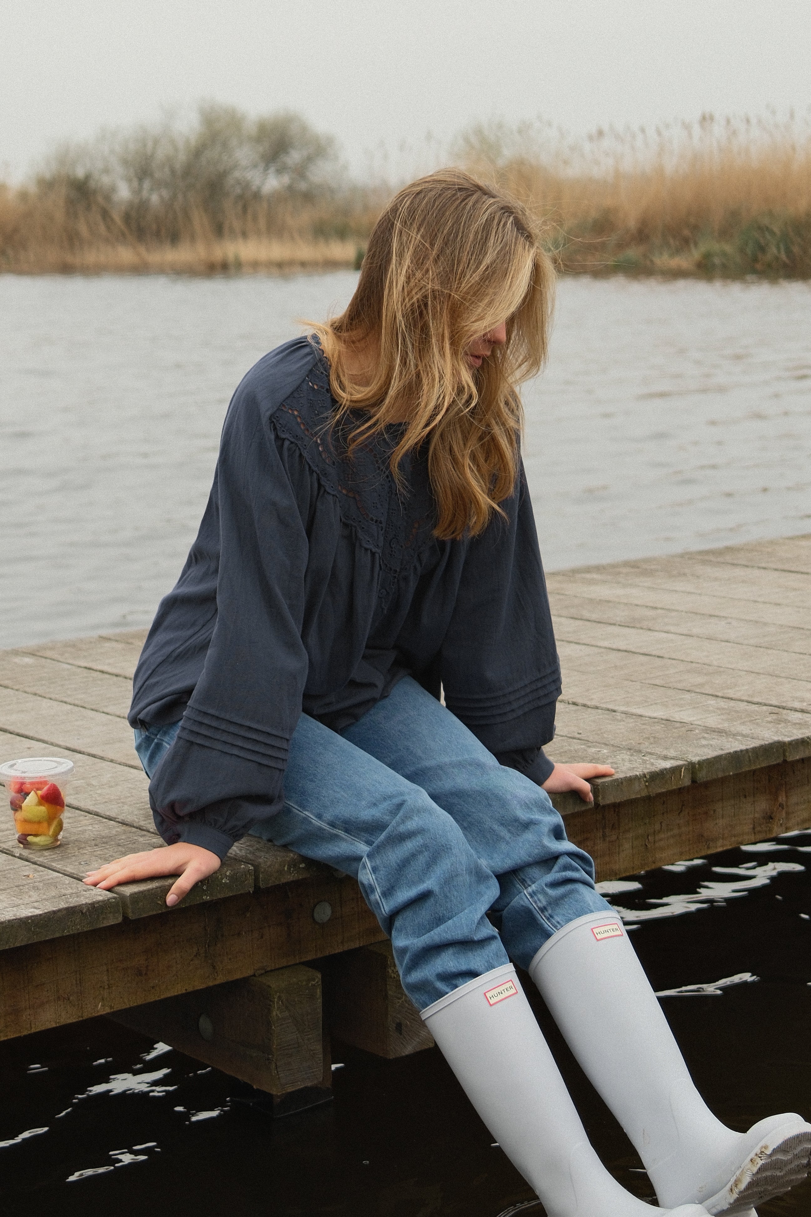 JOLINE BRODERIE BLOUSE NAVY