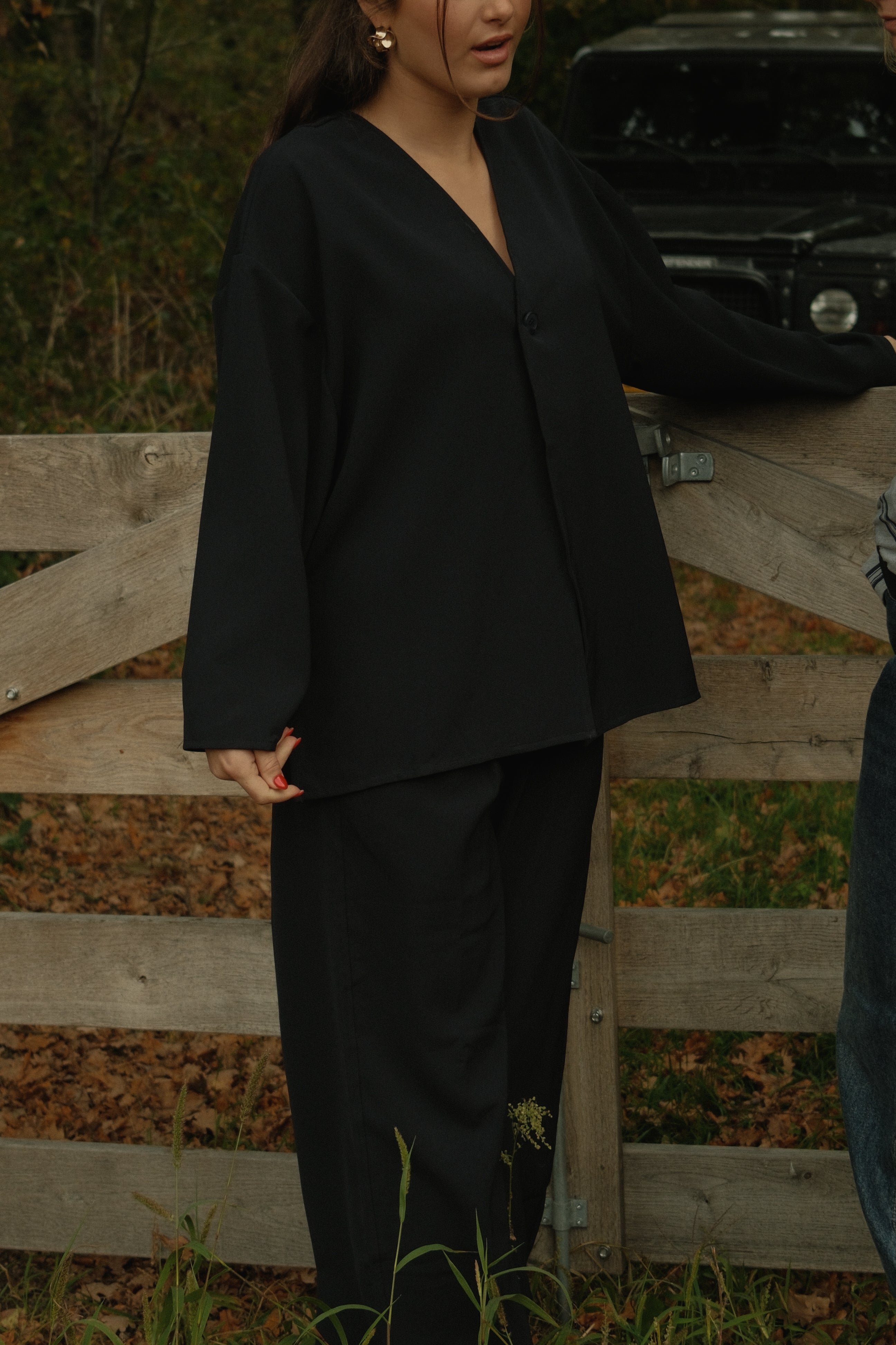 THE ONE-BUTTON BLOUSE DEEP NAVY