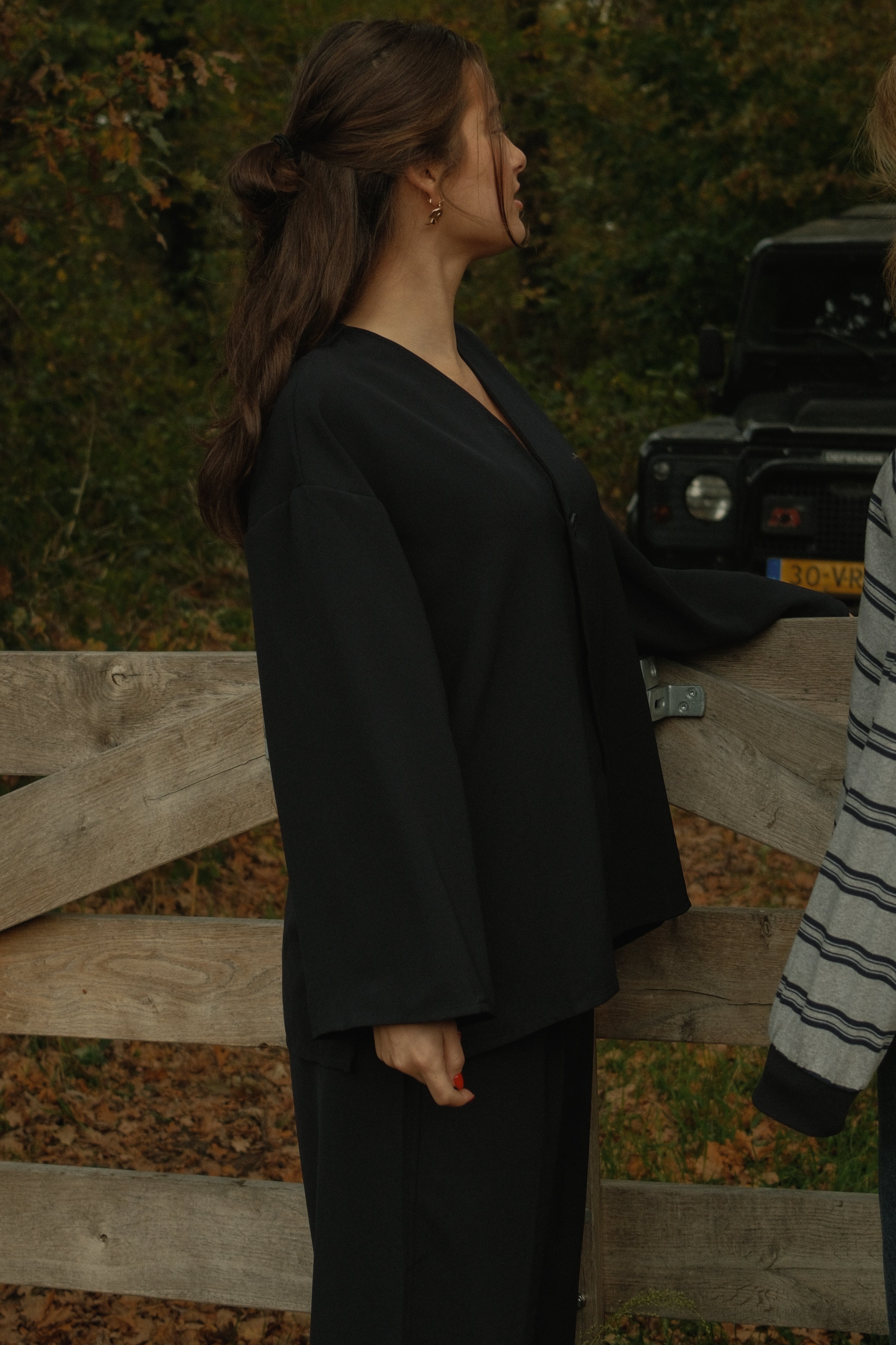THE ONE-BUTTON BLOUSE DEEP NAVY