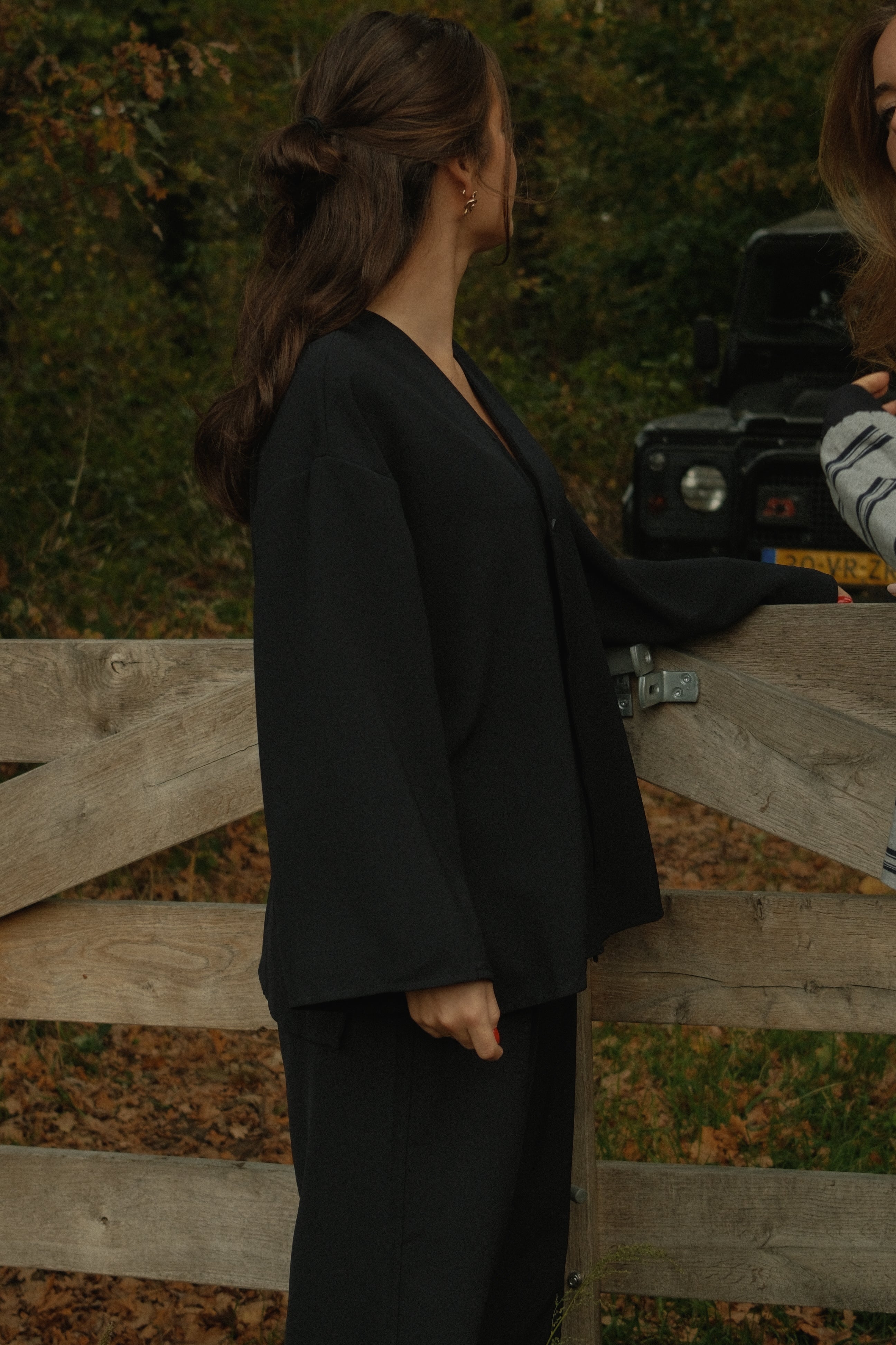 THE ONE-BUTTON BLOUSE DEEP NAVY
