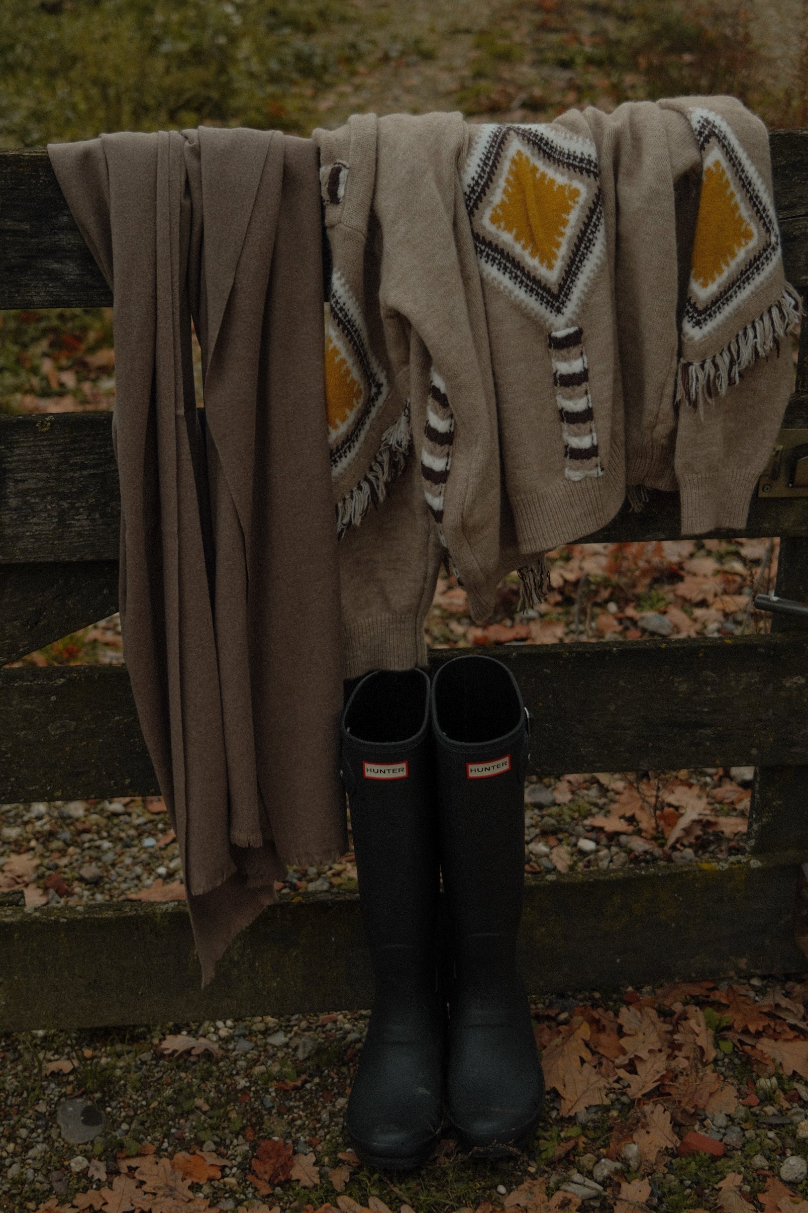 CASHMERE MIX ESSENTIAL SCARF TAUPE