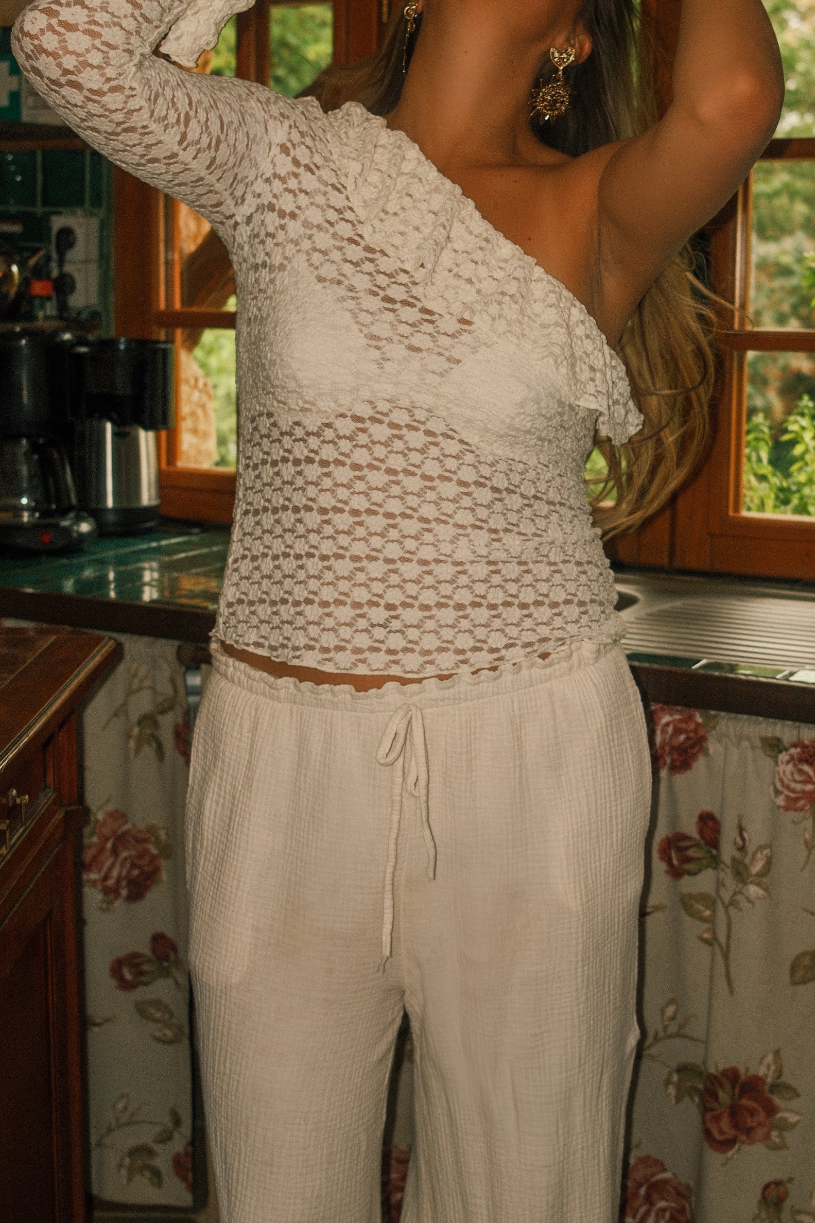 ONE-SHOULDER MIA TOP OFF-WHITE