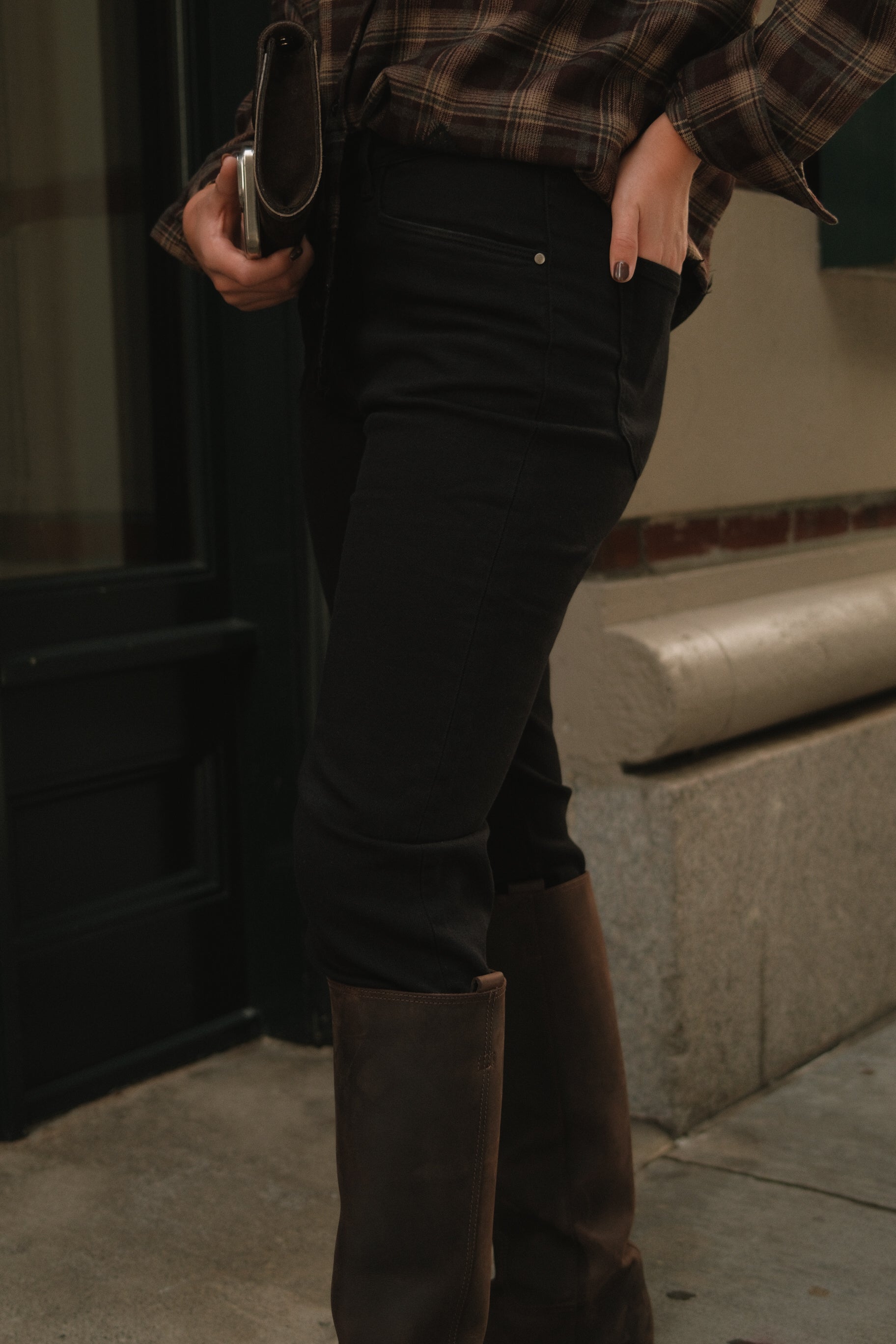 MANHATTAN CIGARETTE JEANS BLACK