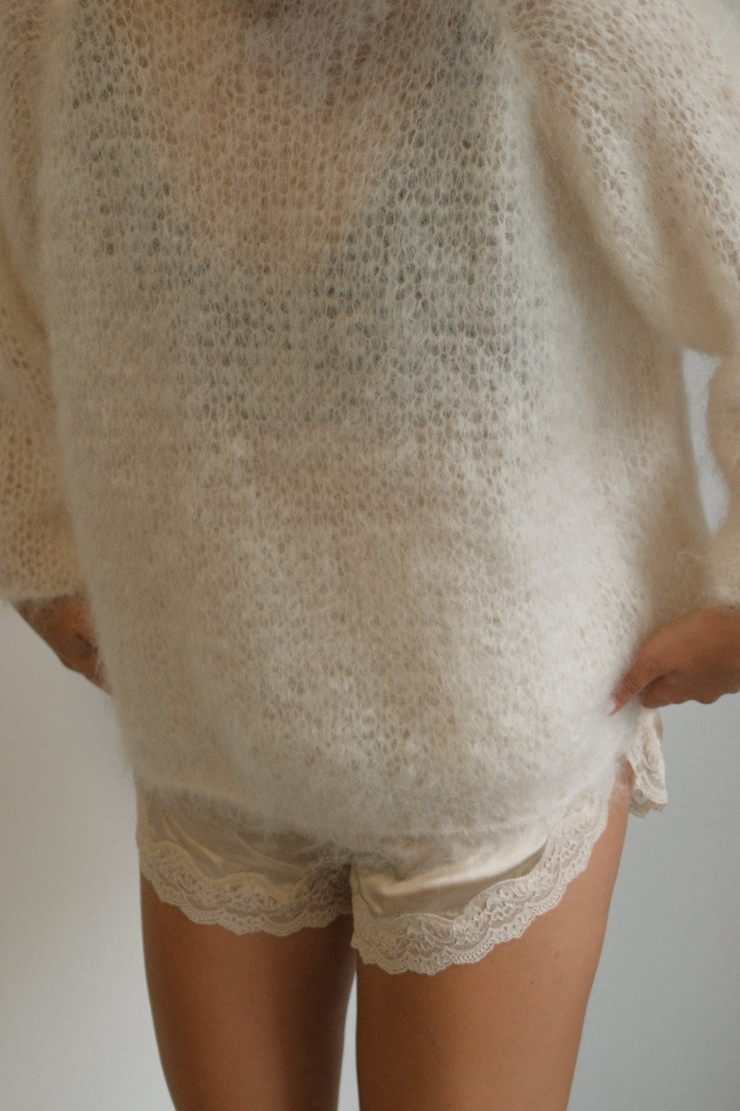 THE MOHAIR CLOUD KNIT OFF-WHITE
