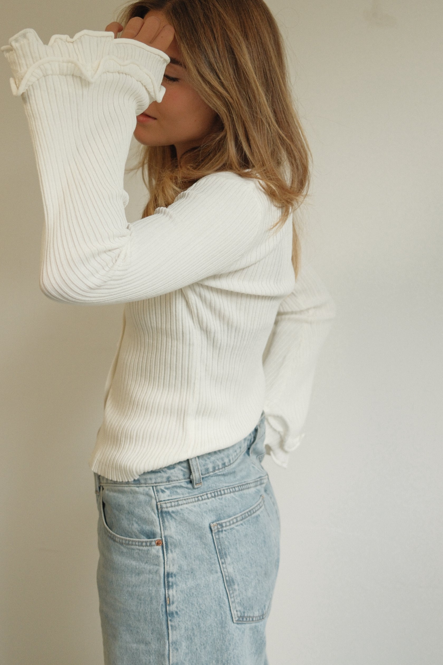 THE CELESTE TOP WHITE