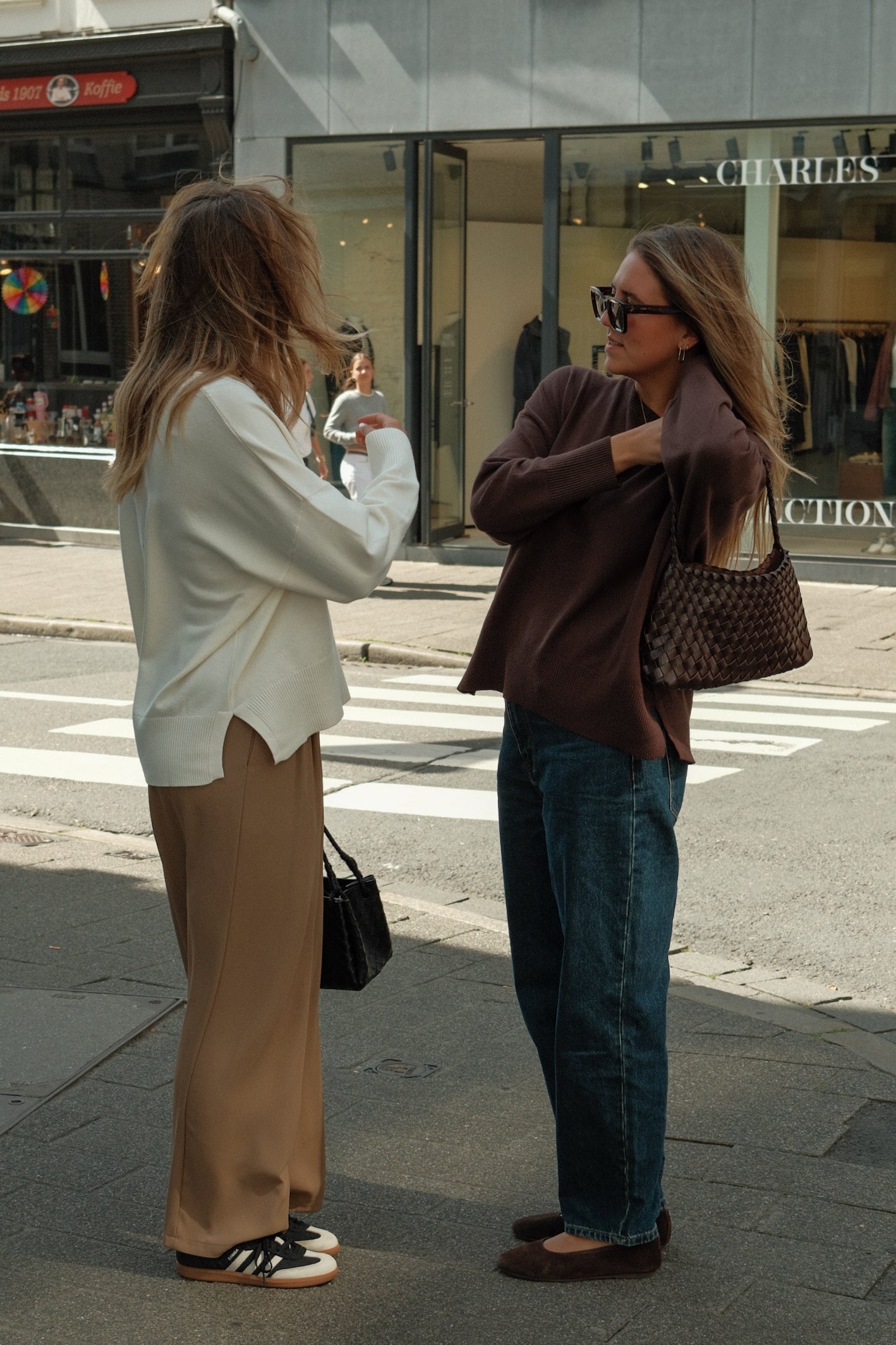 THE EVERYDAY BARREL JEANS