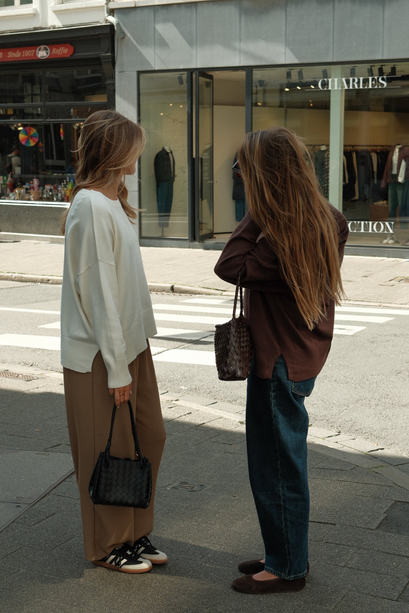 THE EVERYDAY BARREL JEANS