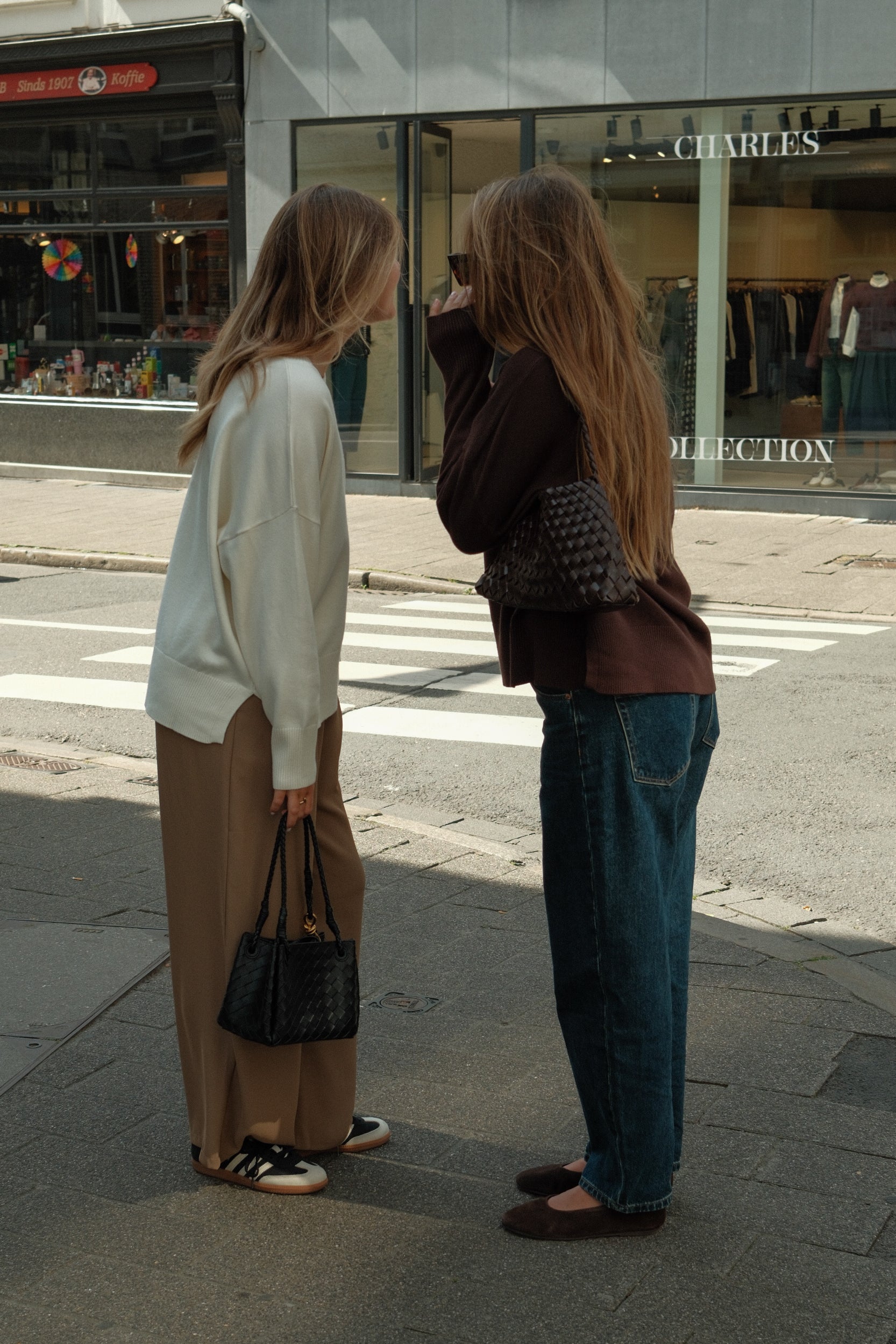 THE EVERYDAY BARREL JEANS