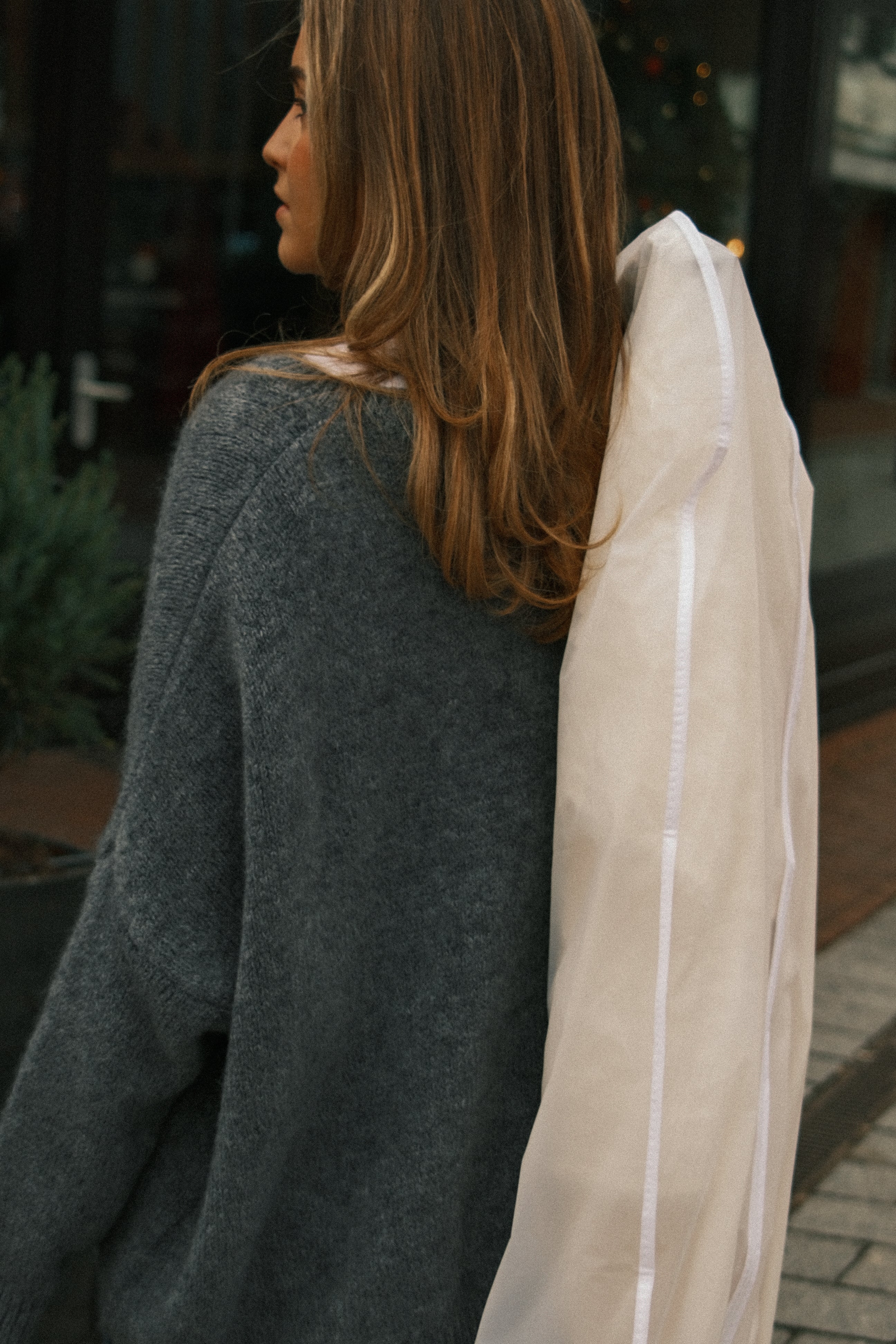 OVERSIZED V KNIT GREY