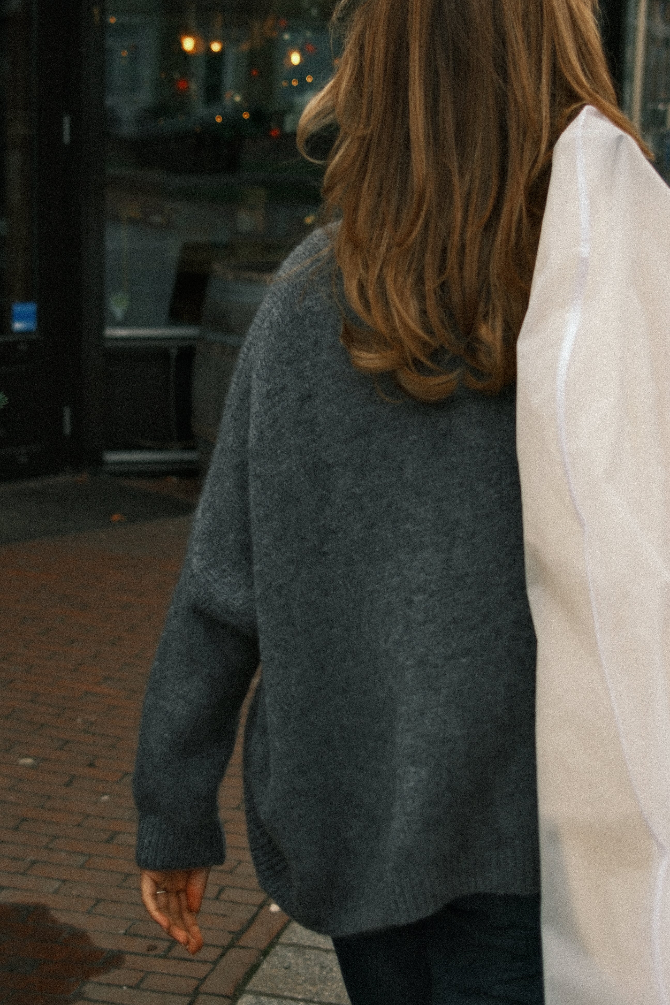 OVERSIZED V KNIT GREY