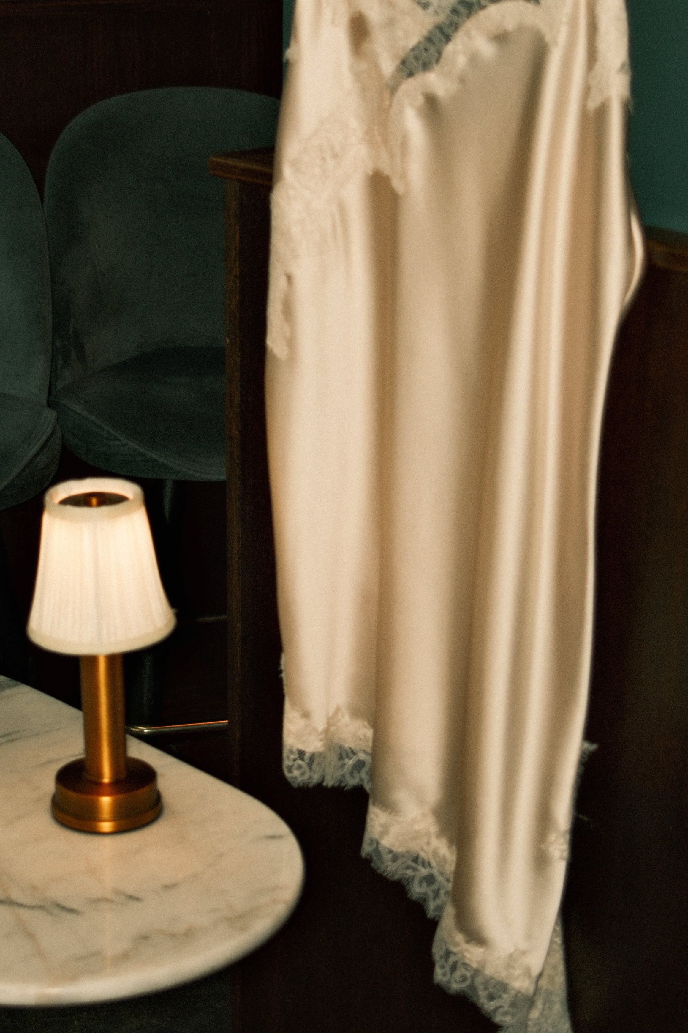 SATIN LACE DRESS ECRU