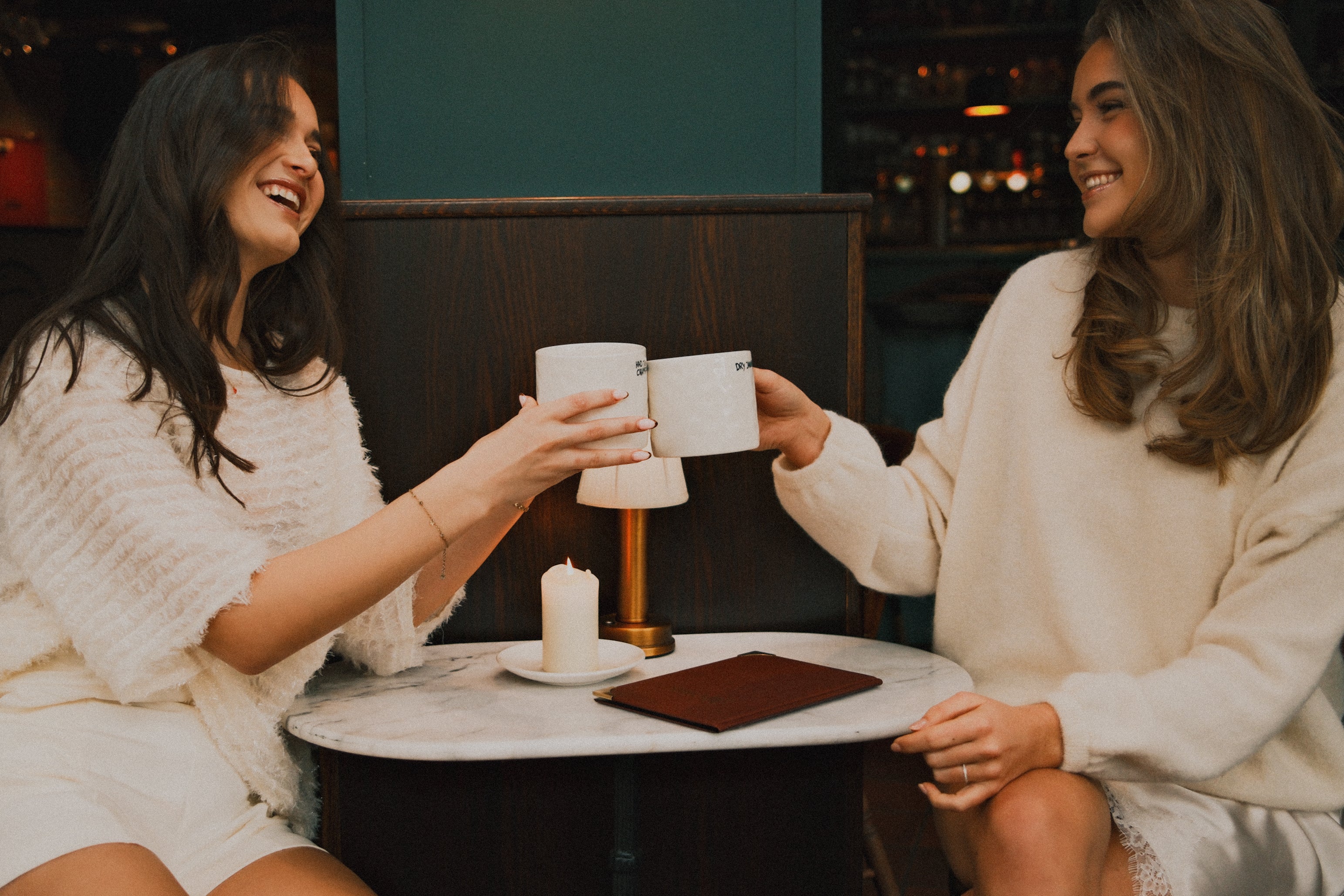 THE HOLIDAYS TOP ECRU