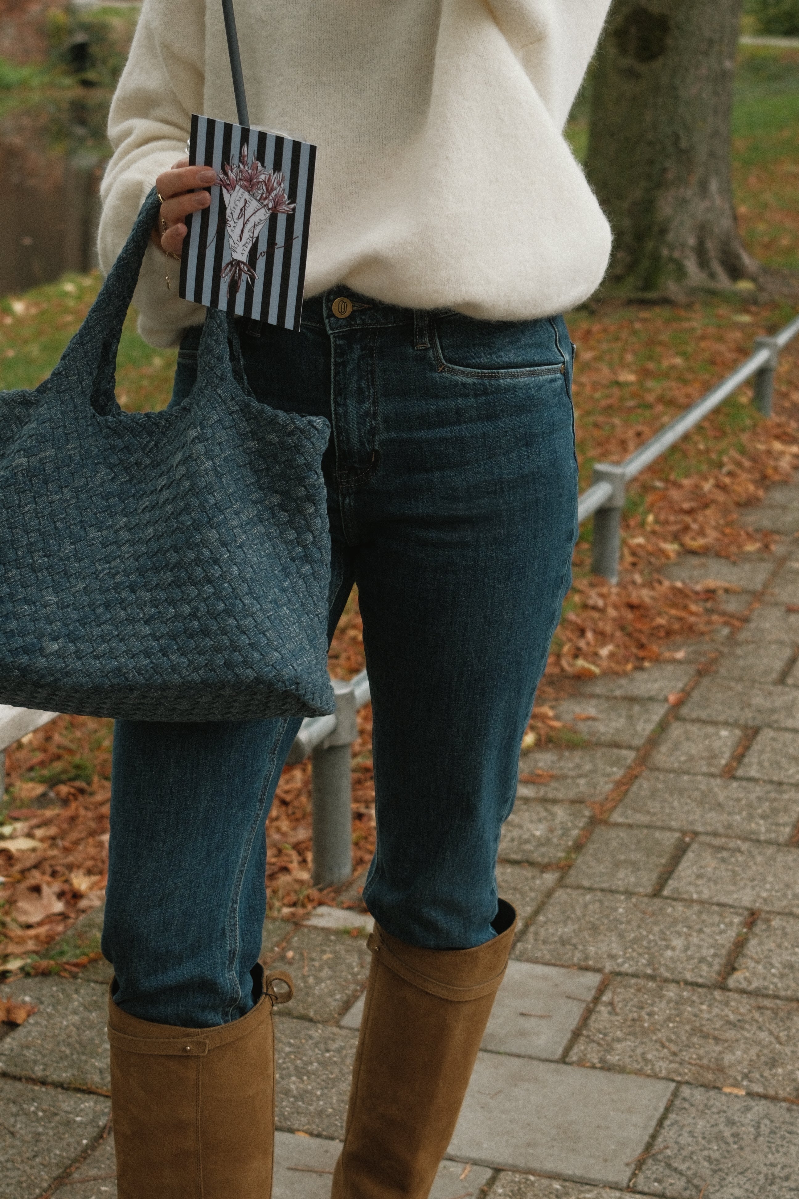 ESSENTIAL SARAH KNIT OFF-WHITE