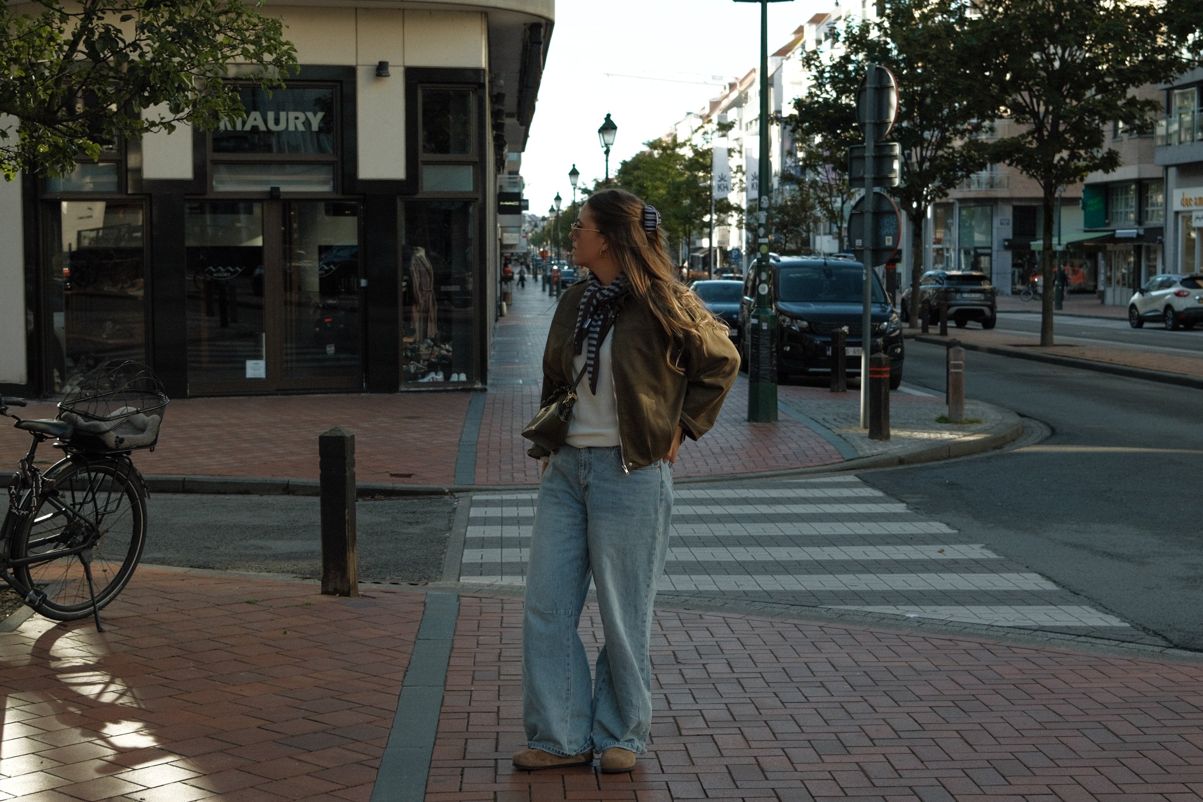 BOMBER SUEDE ARMY GREEN