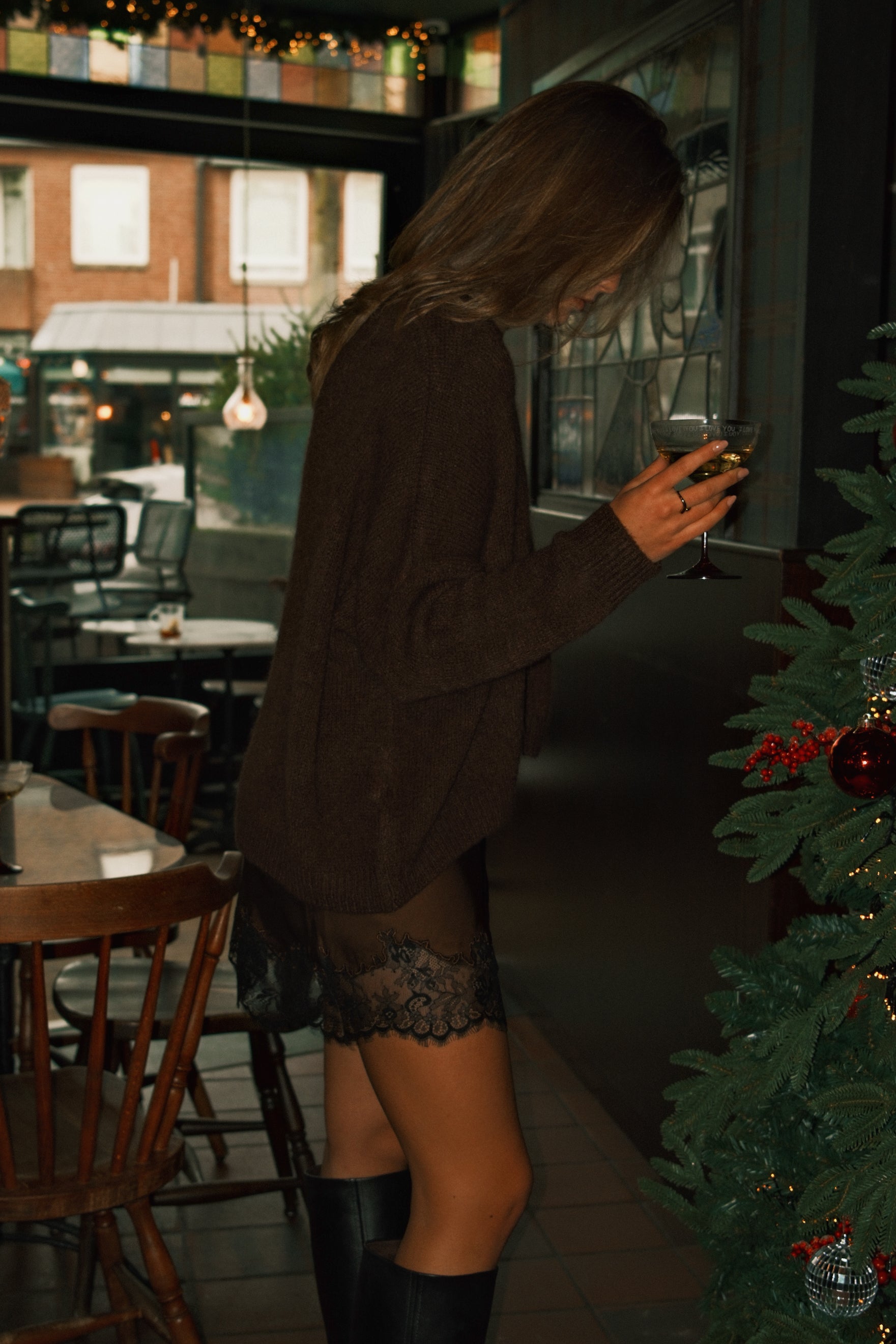 OVERSIZED V KNIT CHOCO