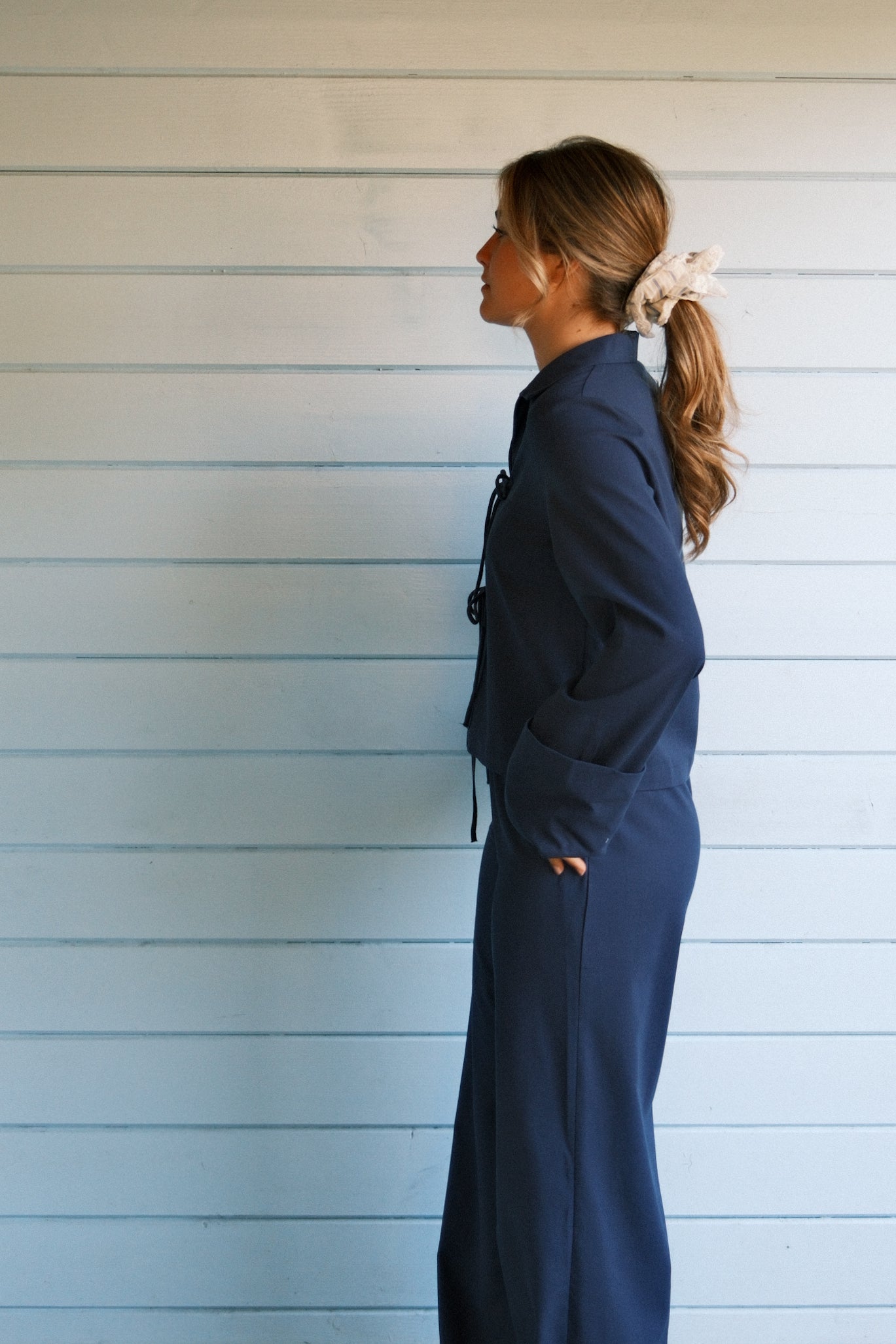THE APRIL TOP NAVY