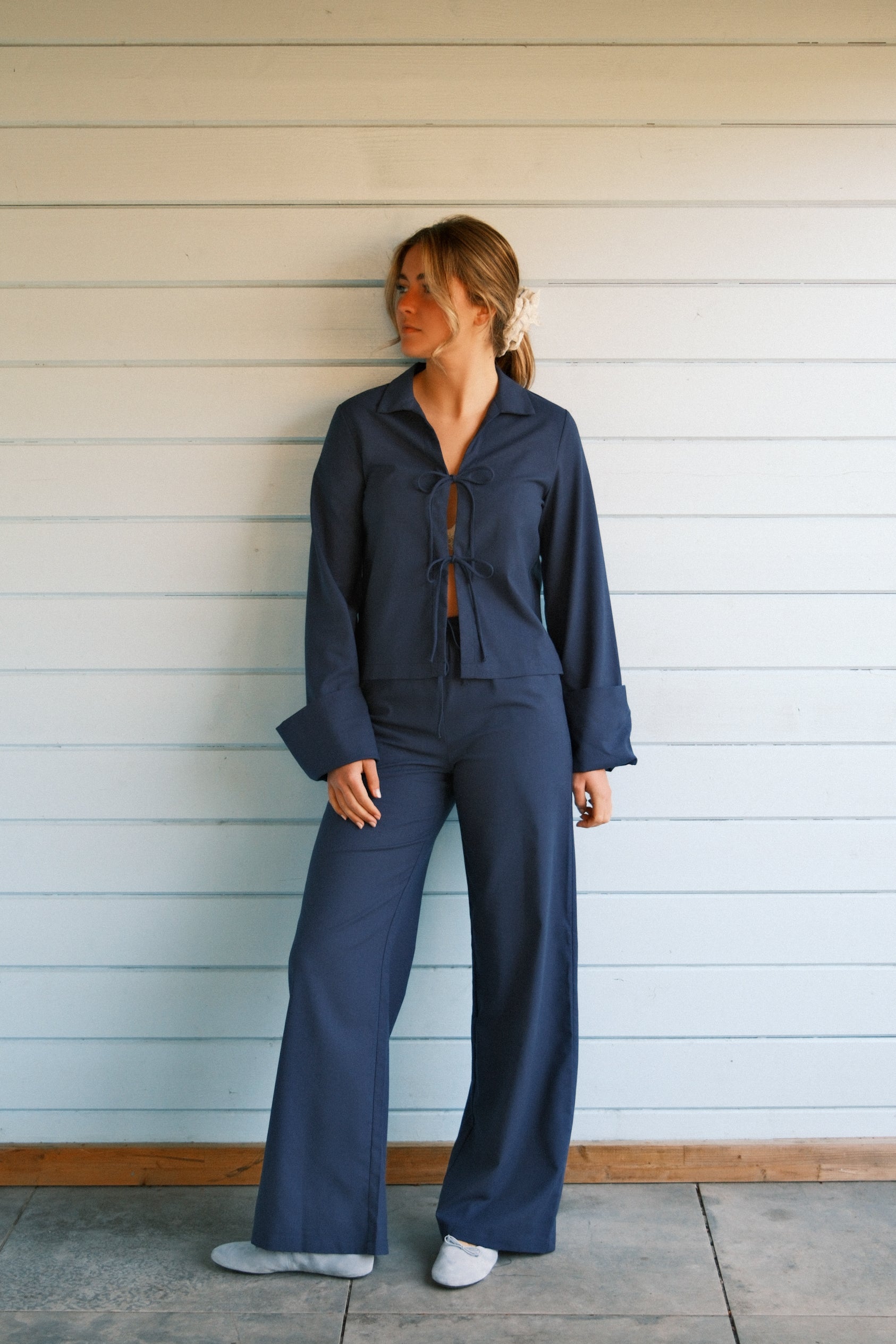 THE APRIL TOP NAVY