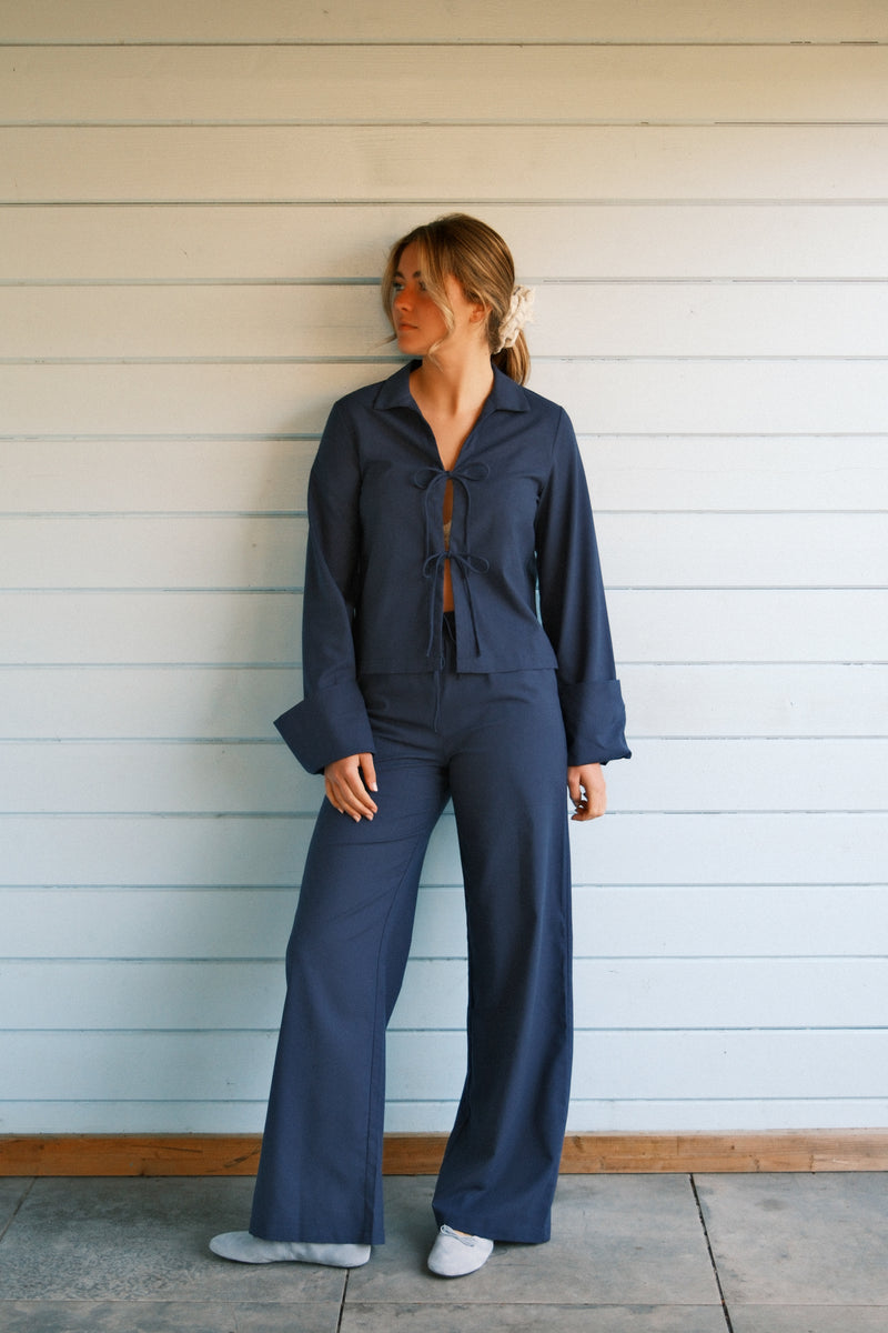 THE APRIL TOP NAVY