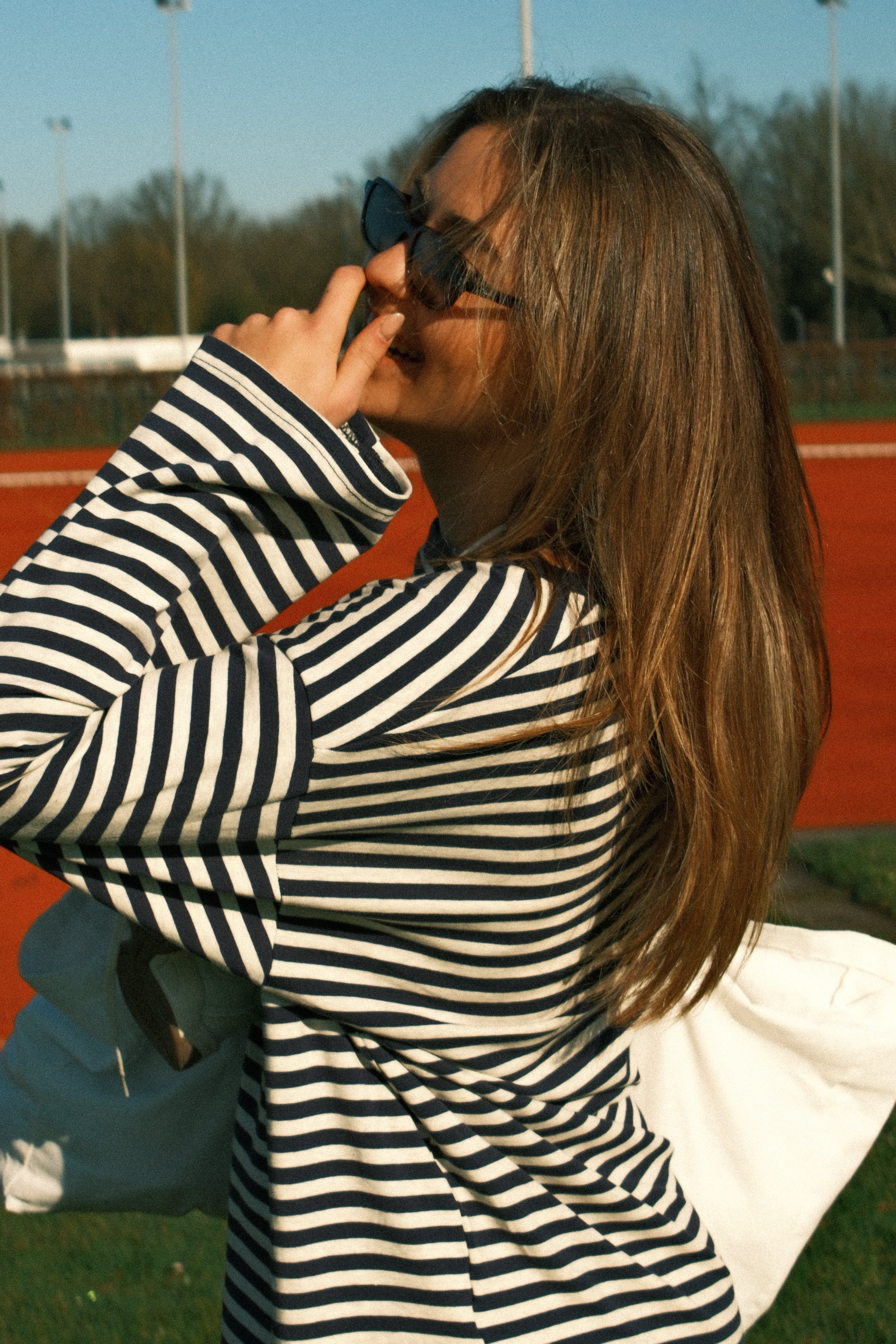 STRIPED MAE TEE NAVY