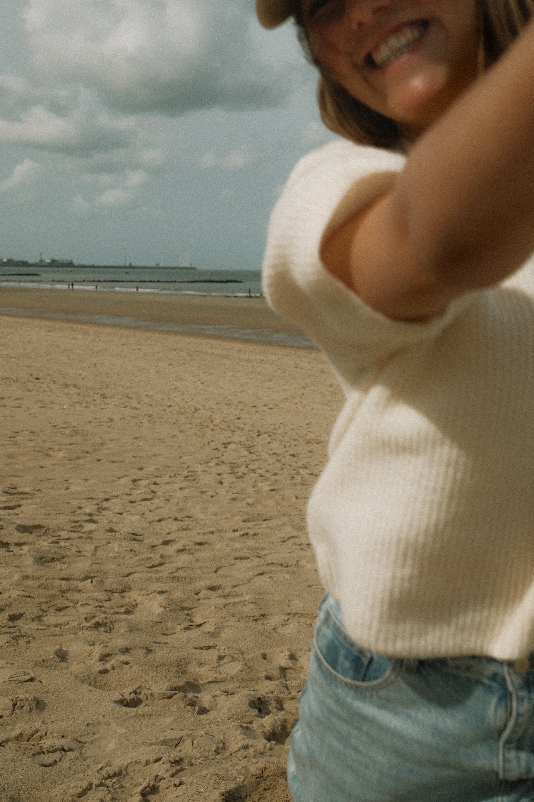 THE AMARA CARDIGAN OFF-WHITE