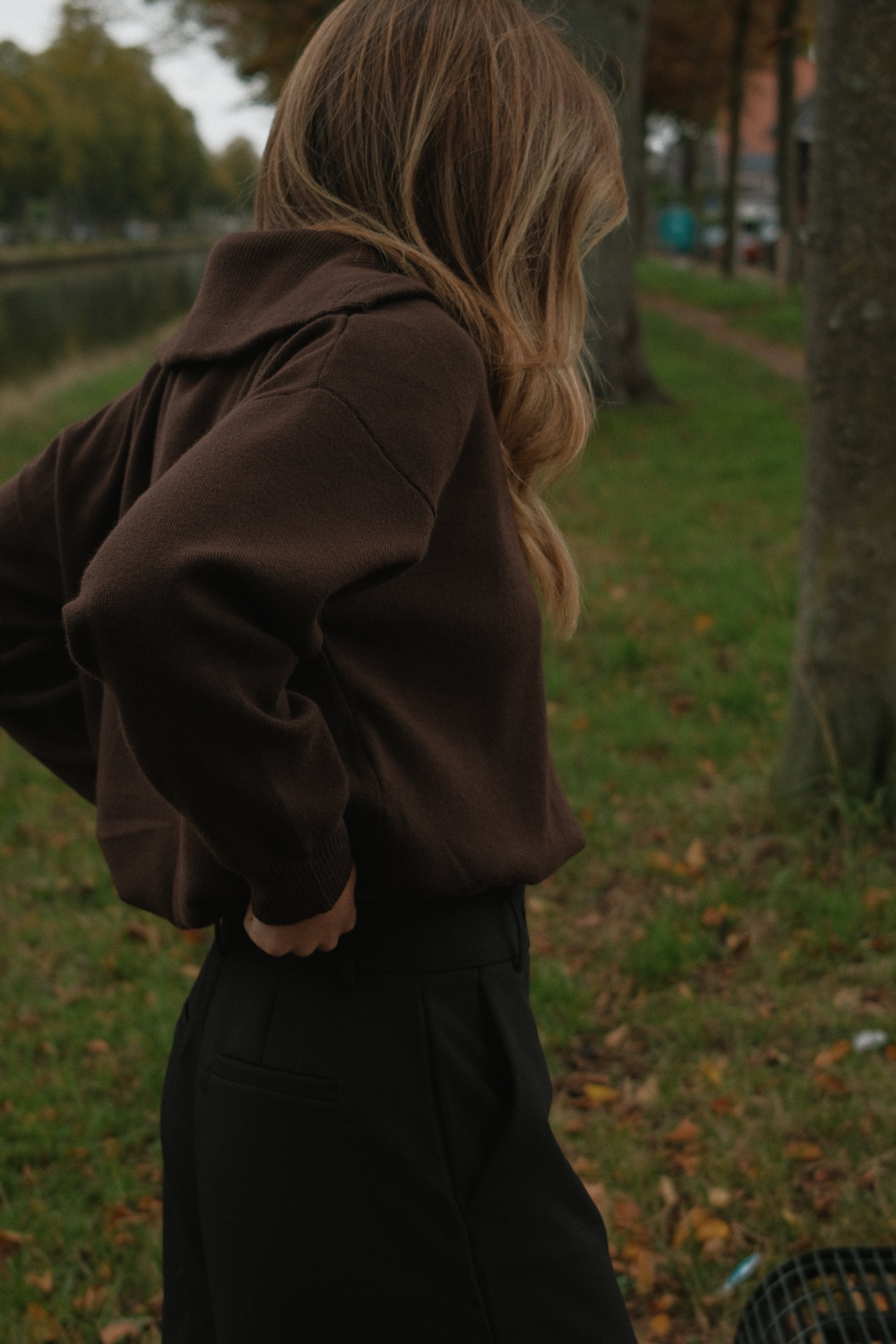 THE LAYERED POLO KNIT CHOCO