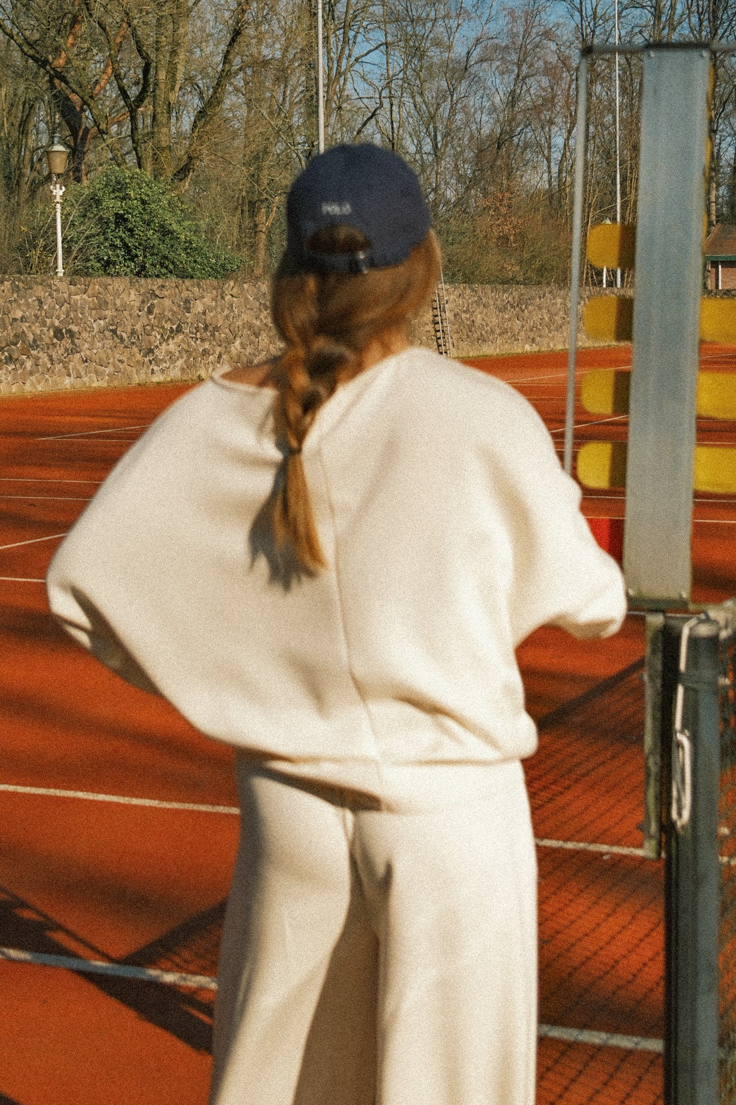 OFF SHOULDER ATELJEE TEE ECRU